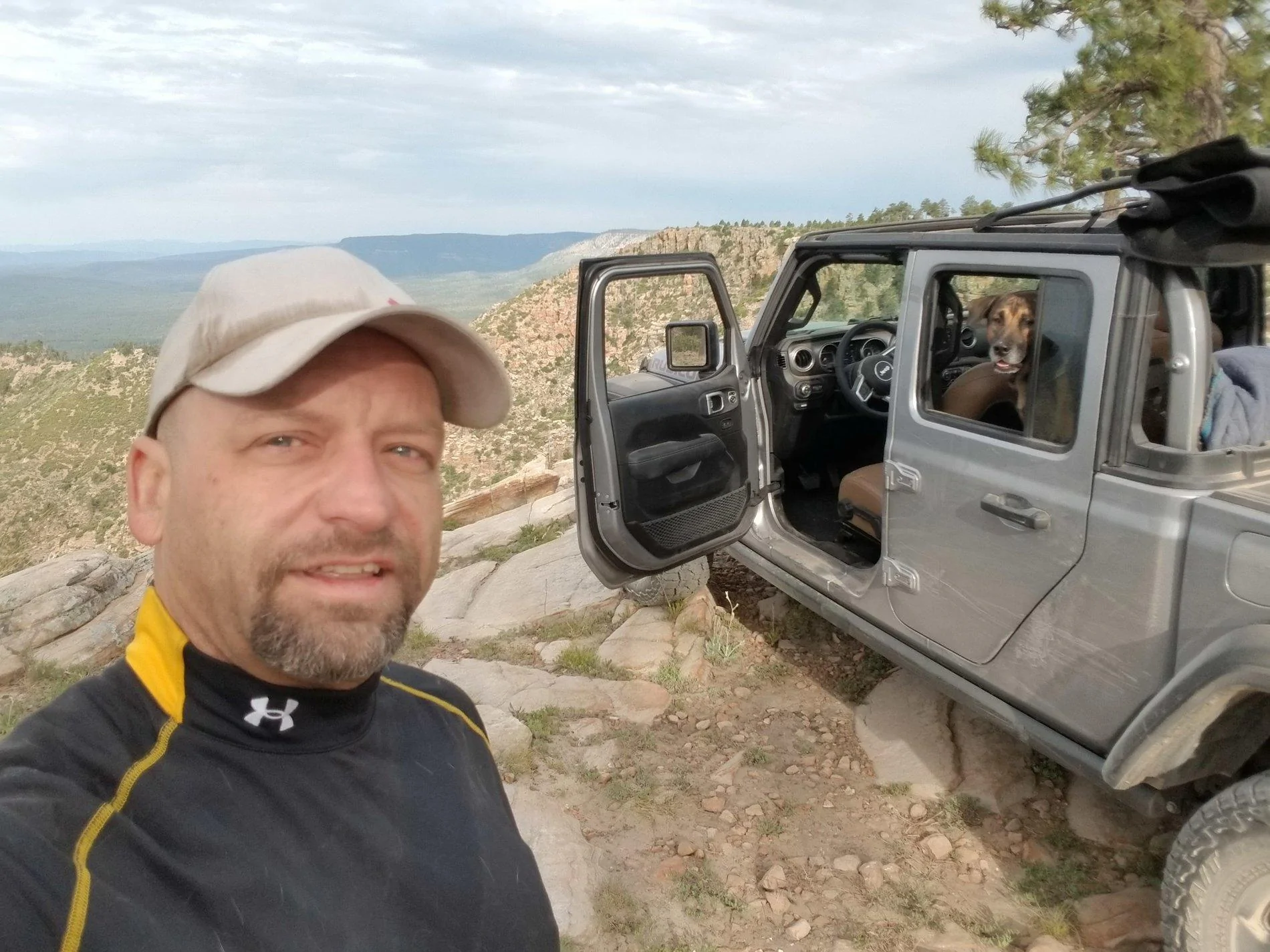 Jeep Gladiator Glad(iator) Dogs! Let's see 'em! 20190629_072019