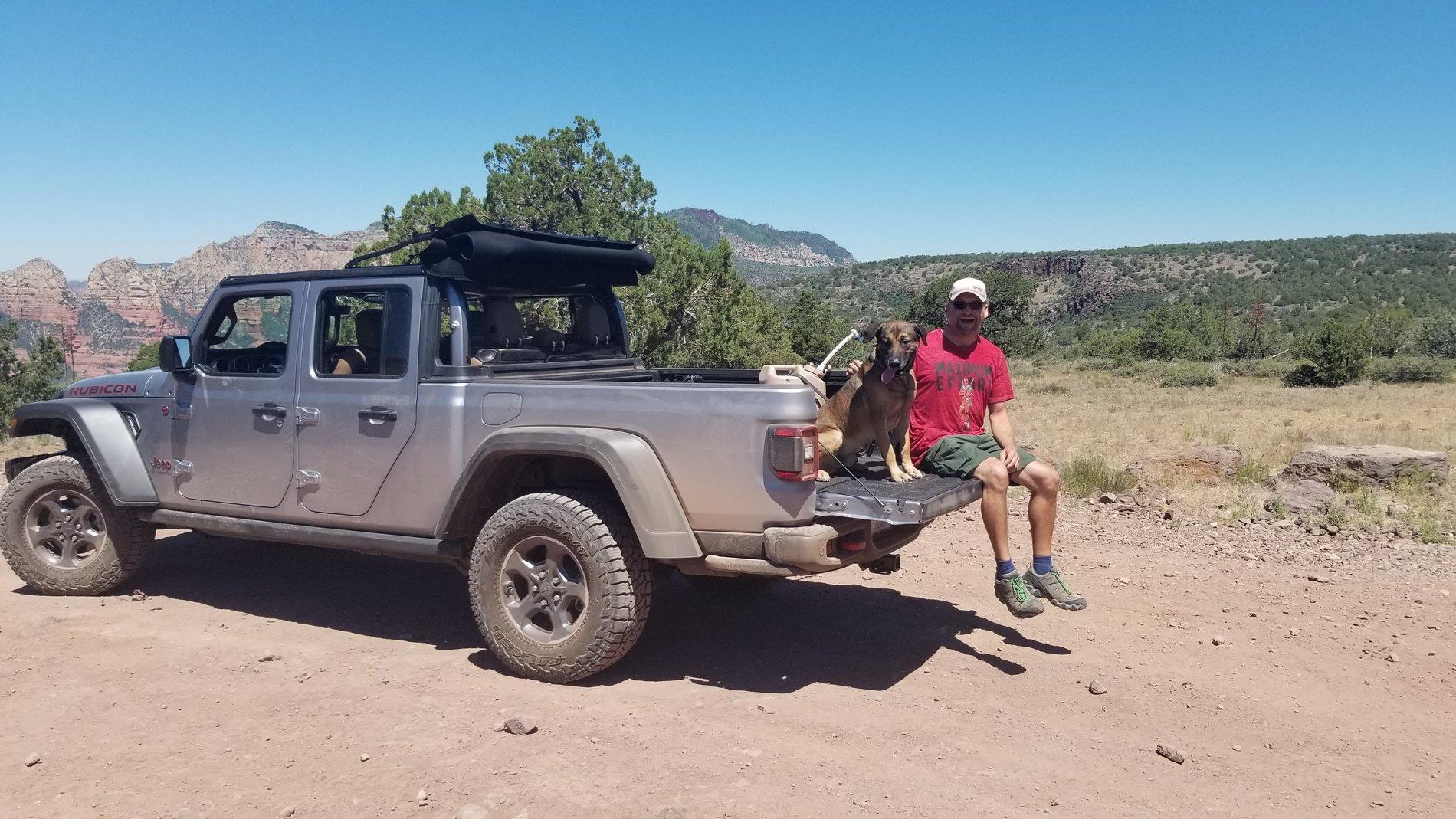 Jeep Gladiator Glad(iator) Dogs! Let's see 'em! 20190623_105404