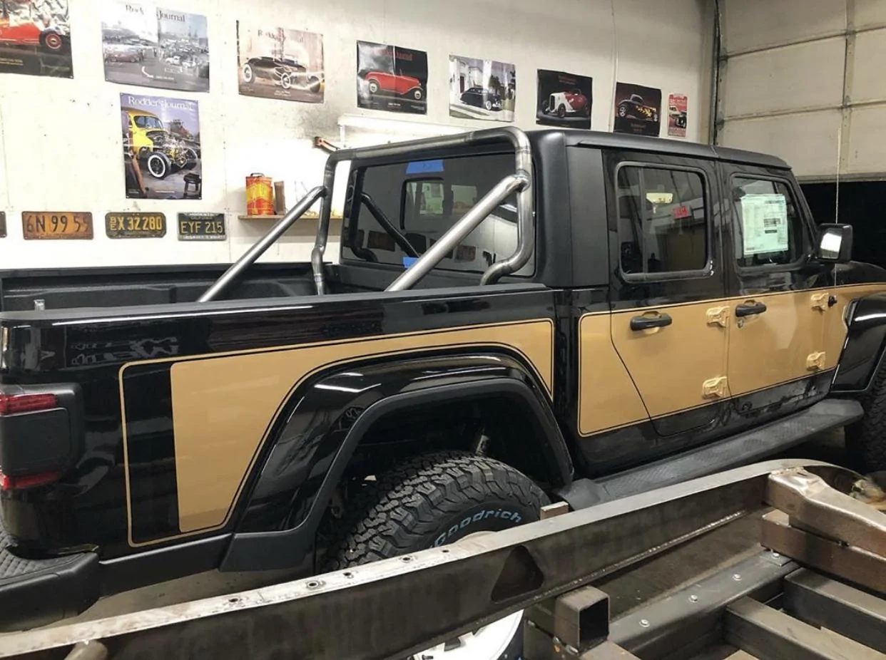 Jeep Gladiator BLACK Gladiator JT Club 53A166E6-AD2F-4EFB-94CC-C6E0FCB78CBD
