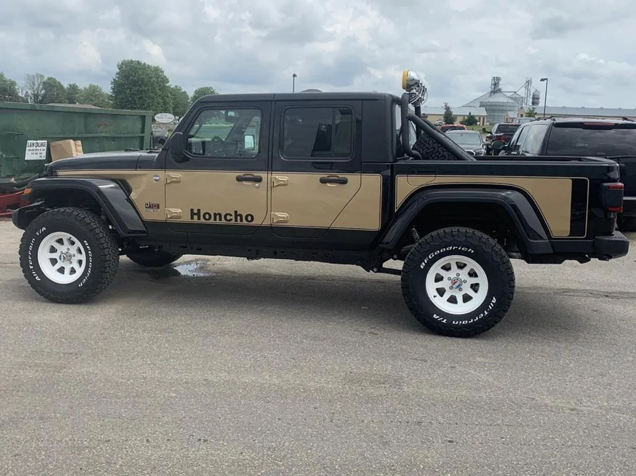 Jeep Gladiator BLACK Gladiator JT Club A7280166-602A-40E8-BE16-D295E2DE3A02