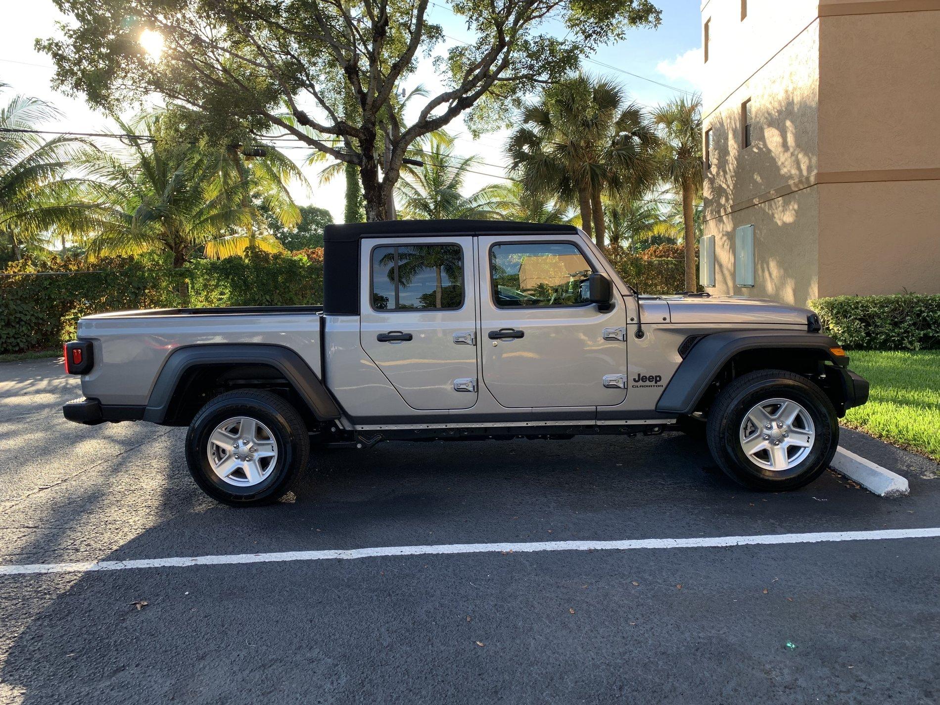 Jeep Gladiator My New JT - Silver Billet Sport S 8AFE0B59-9CEF-414C-93A0-19CADBDC5ED7