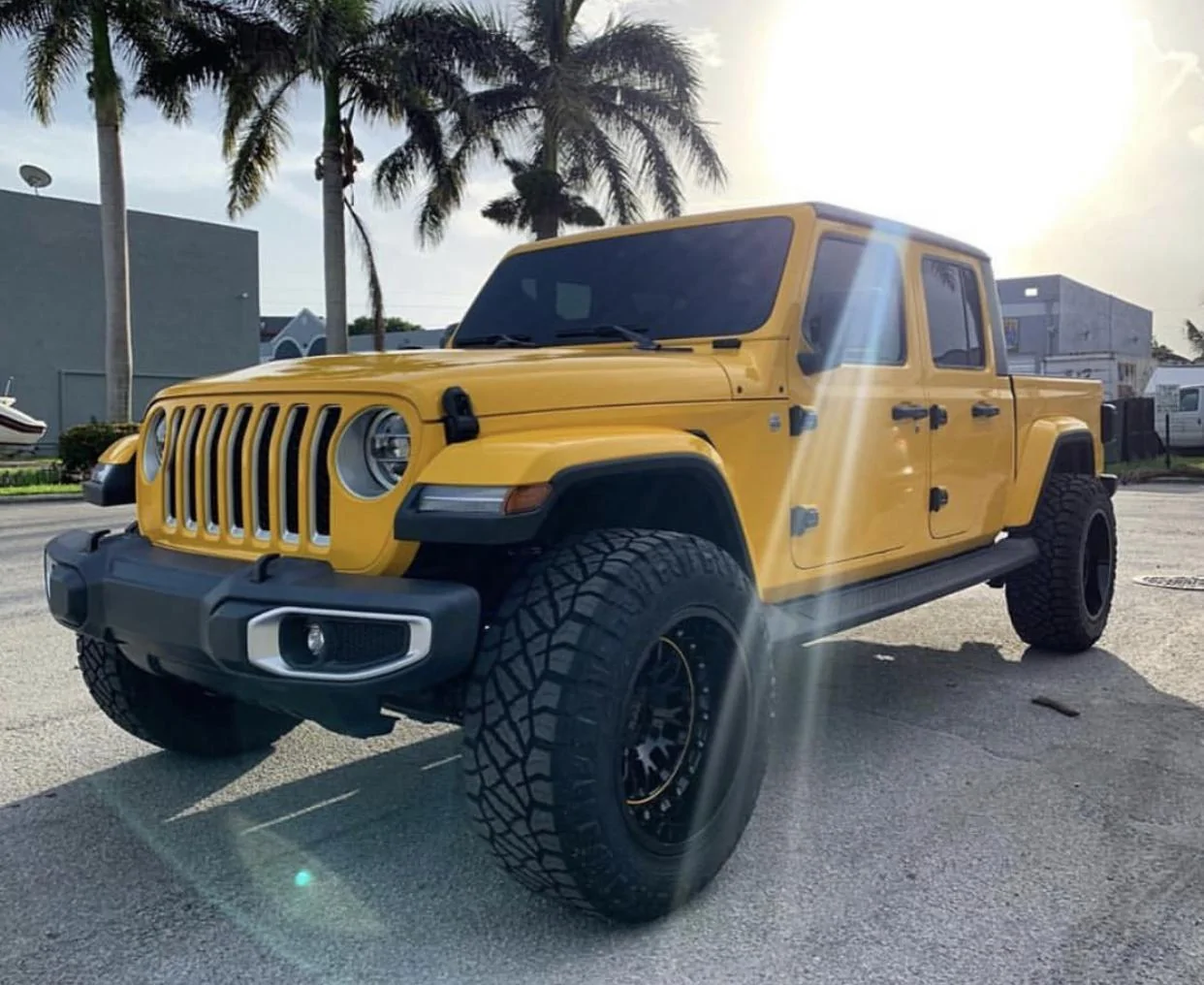 Jeep Gladiator BLACK Gladiator JT Club B517BF21-C139-4A54-B327-B7E6D445BCD1