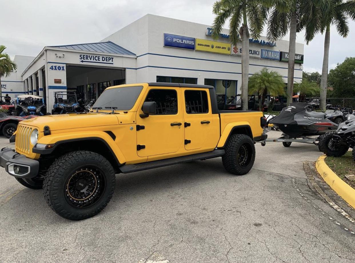 Jeep Gladiator BLACK Gladiator JT Club 06AF0562-65A0-4F3D-893C-A720A6AAC4C4