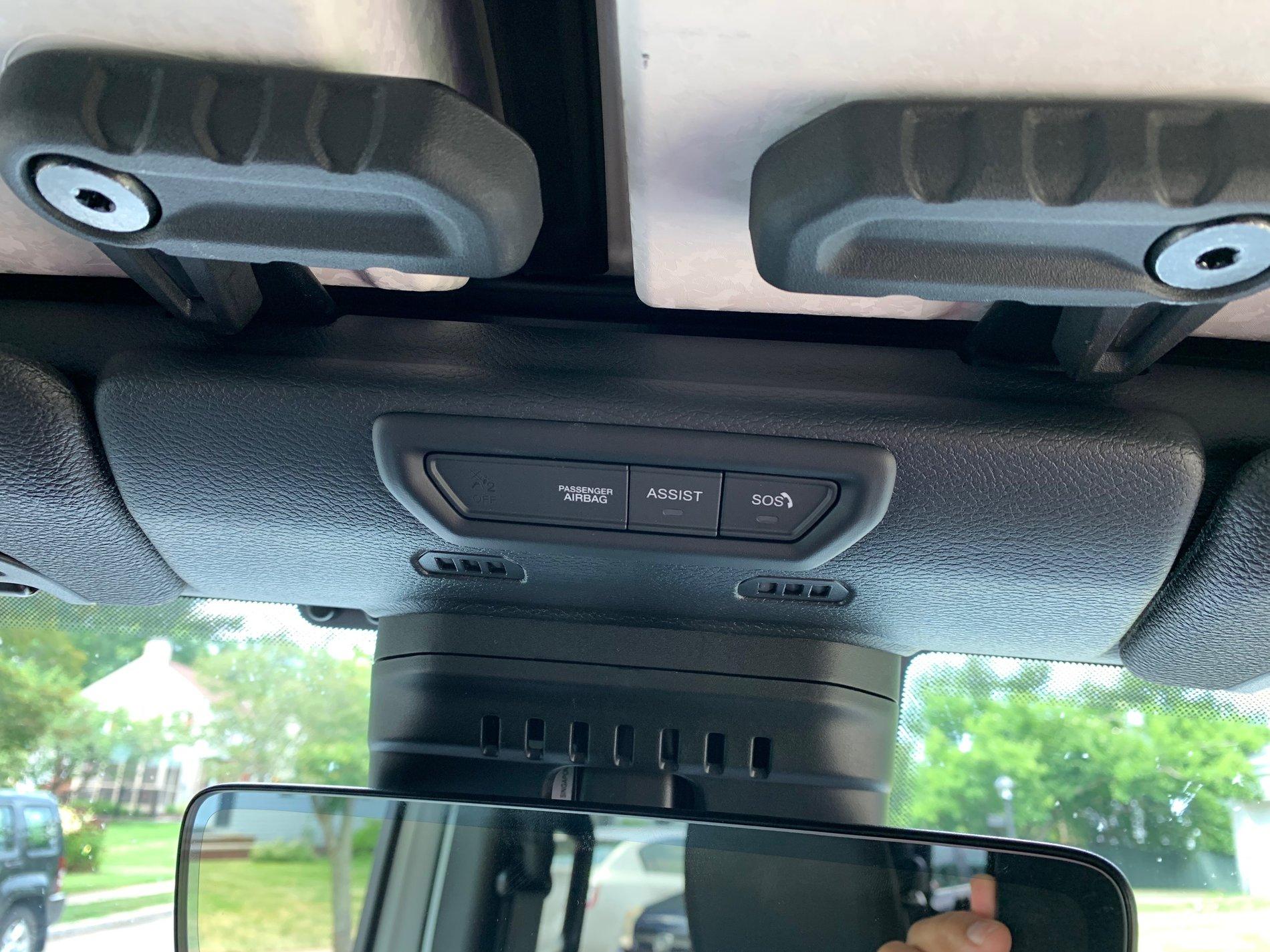 Jeep Gladiator How to remove this top panel? IMG_0771.JPG