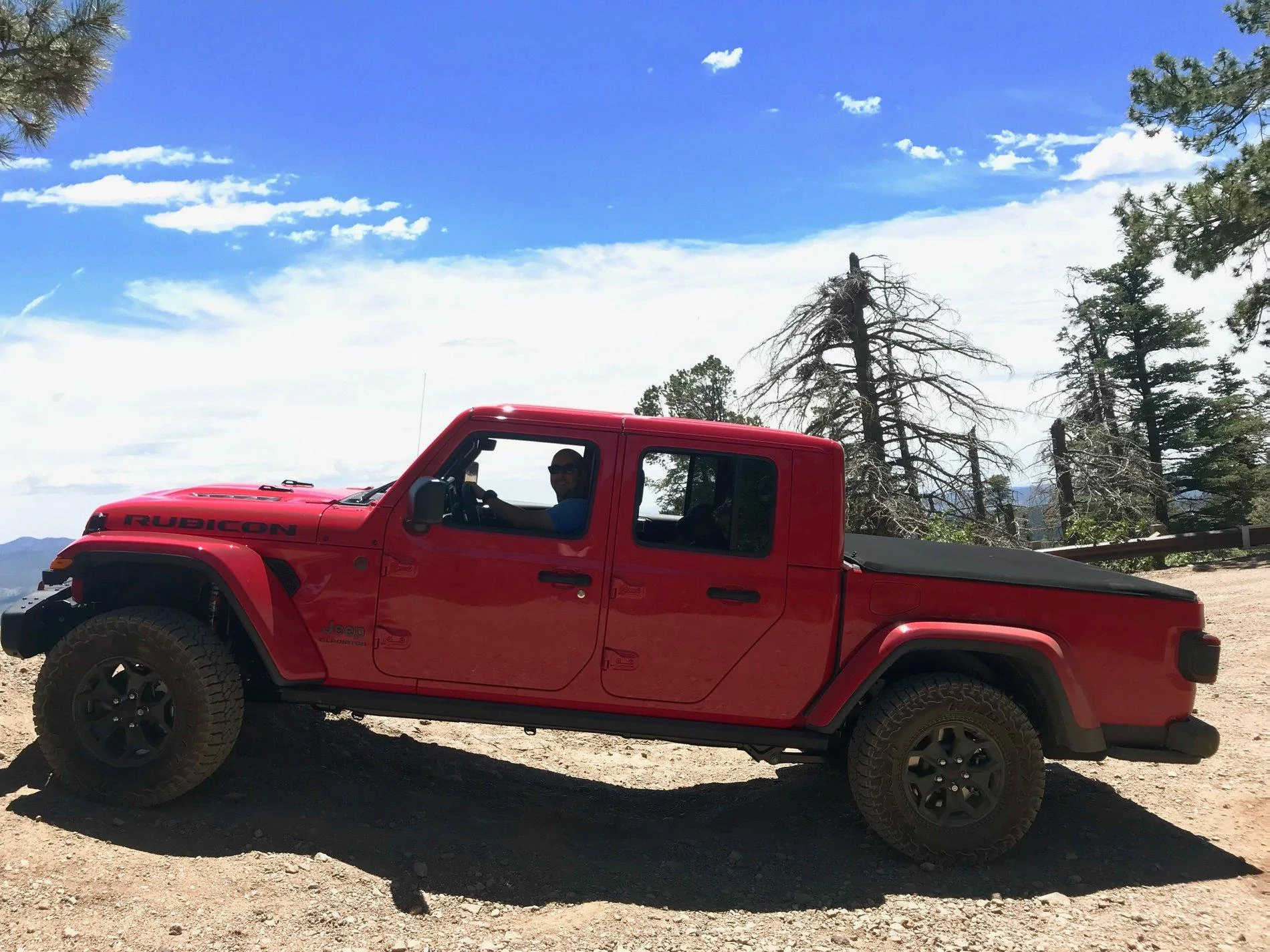 Jeep Gladiator LAUNCH EDITION Gladiator JT Club 6EC389B1-19EE-44BB-99B5-AFA8D5411CA6