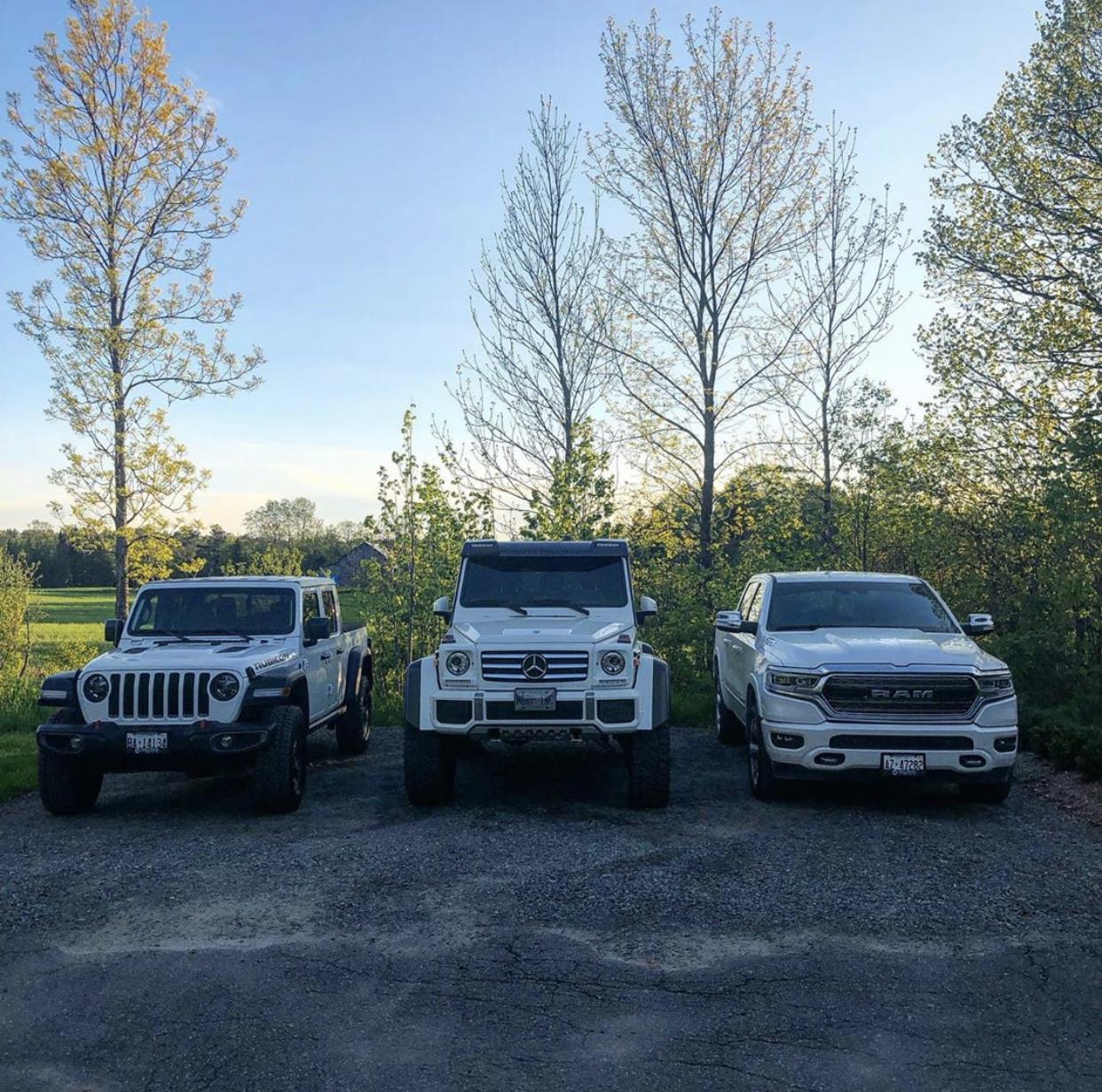 Jeep Gladiator BRIGHT WHITE Gladiator JT Club 895C747B-3B23-48DE-AE8F-866991F5E88E