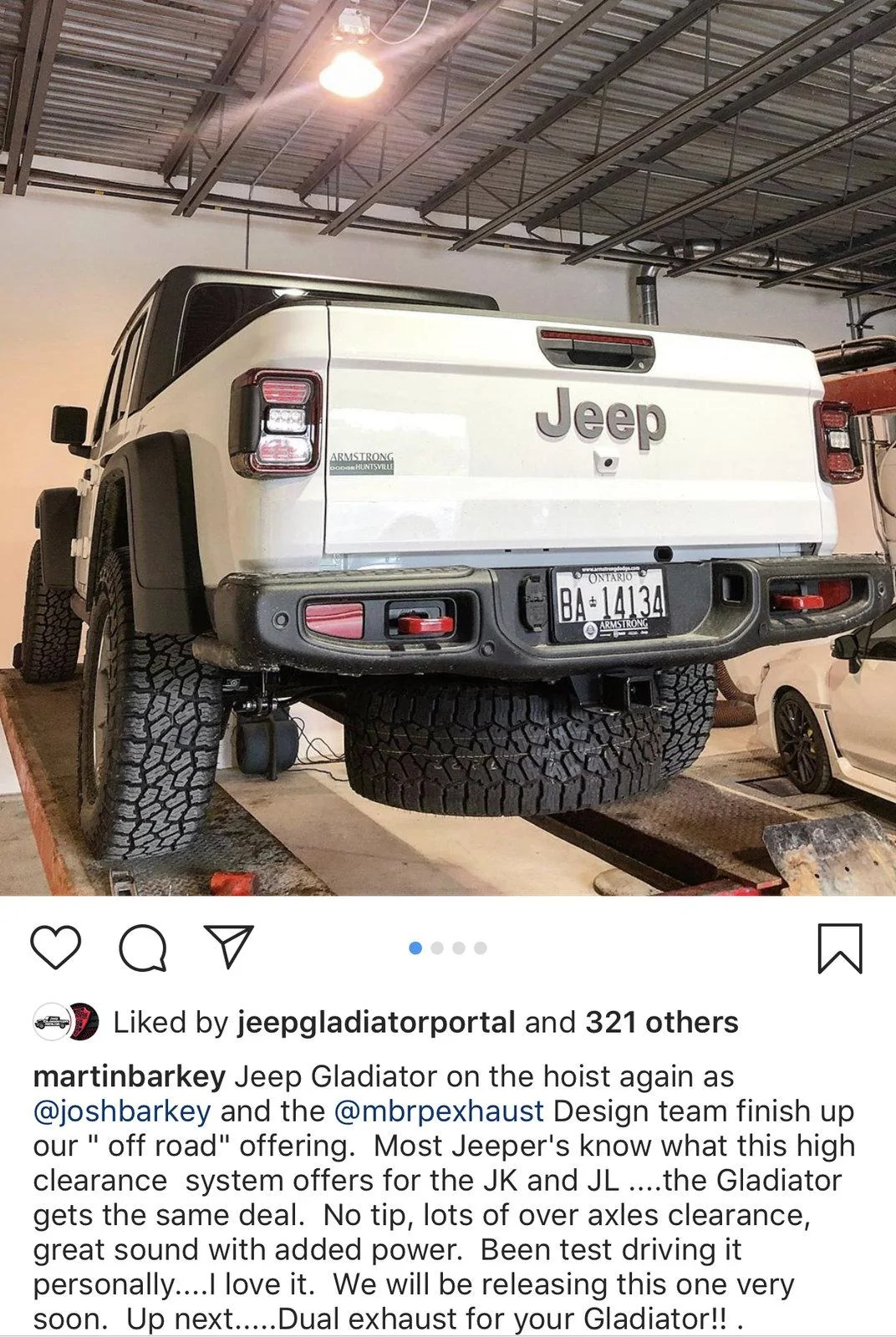 Jeep Gladiator BRIGHT WHITE Gladiator JT Club B27B11AD-DD25-4593-AE47-CA08E02C7DA9