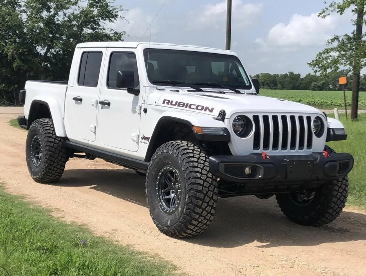 Jeep Gladiator BRIGHT WHITE Gladiator JT Club 70E6EF55-259E-47D1-8001-4CEA12E2C858