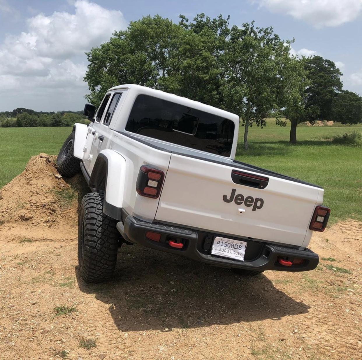 Jeep Gladiator BRIGHT WHITE Gladiator JT Club F77195AF-BEA9-4204-9B1B-E4C85A31CC3C