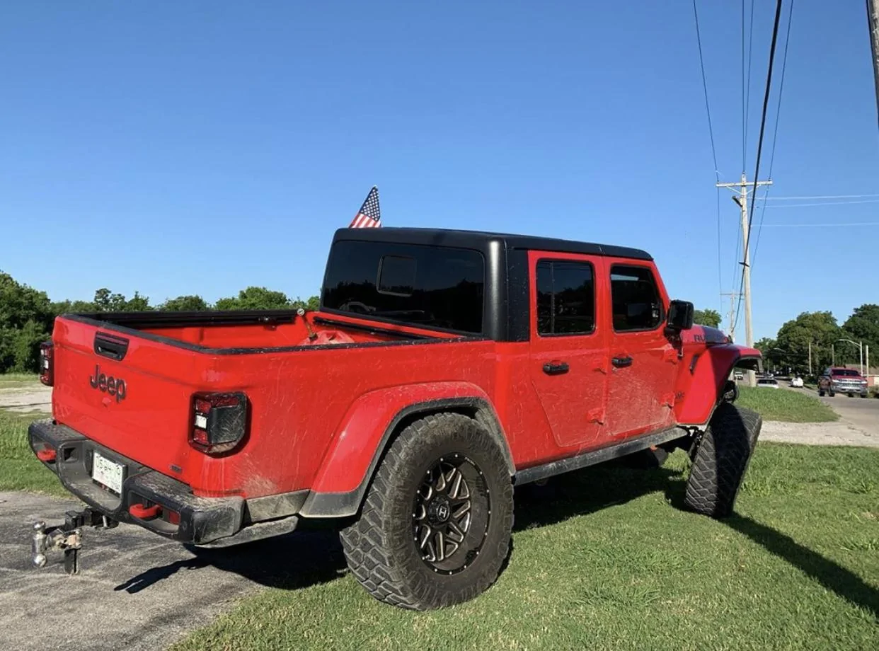Jeep Gladiator FIRECRACKER RED Gladiator JT Club 6E0AE42E-D6A6-41FA-B93A-F74352512639