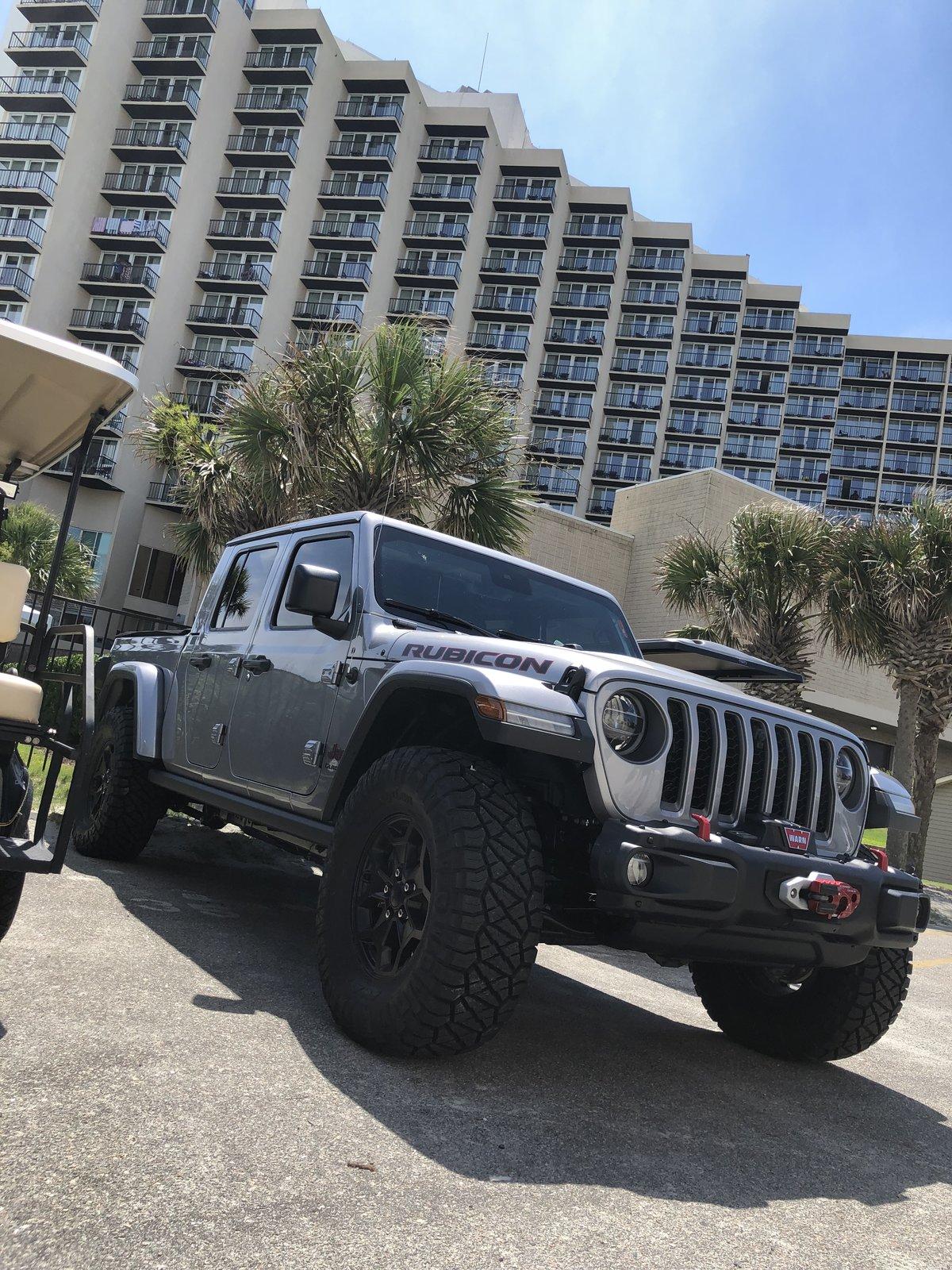 Jeep Gladiator LAUNCH EDITION Gladiator JT Club D91457FE-6E7F-4678-8512-EA50BB659EE1