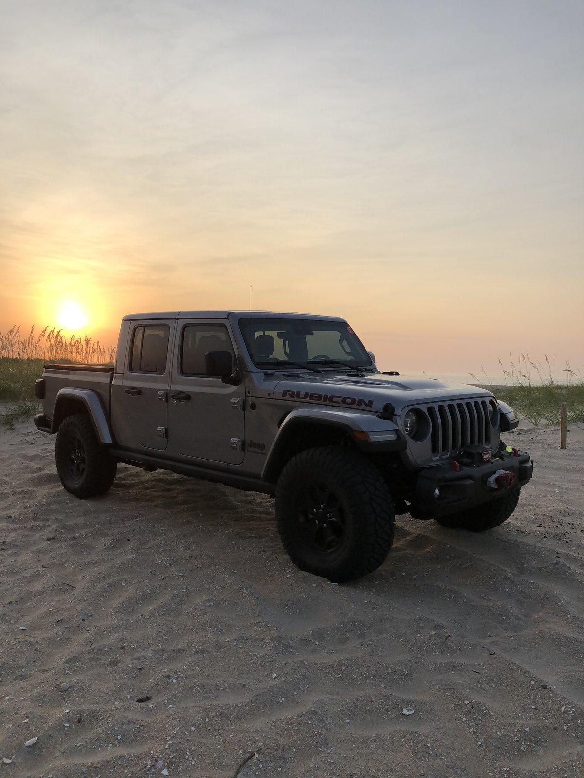 Jeep Gladiator LAUNCH EDITION Gladiator JT Club F85C7FAB-48D7-44BD-8554-0A0FECFB0B55