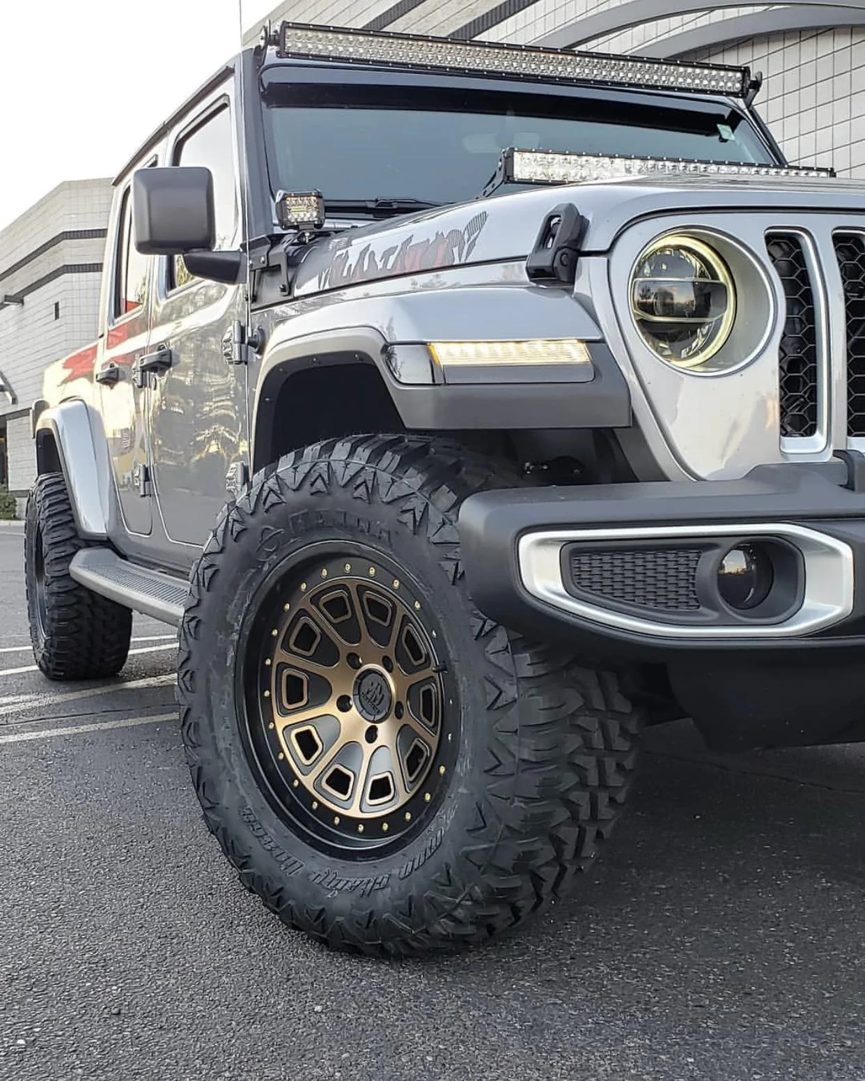 Jeep Gladiator BILLET SILVER Gladiator JT Club E915D72A-93F0-43C5-96FD-DA73B8FAC172