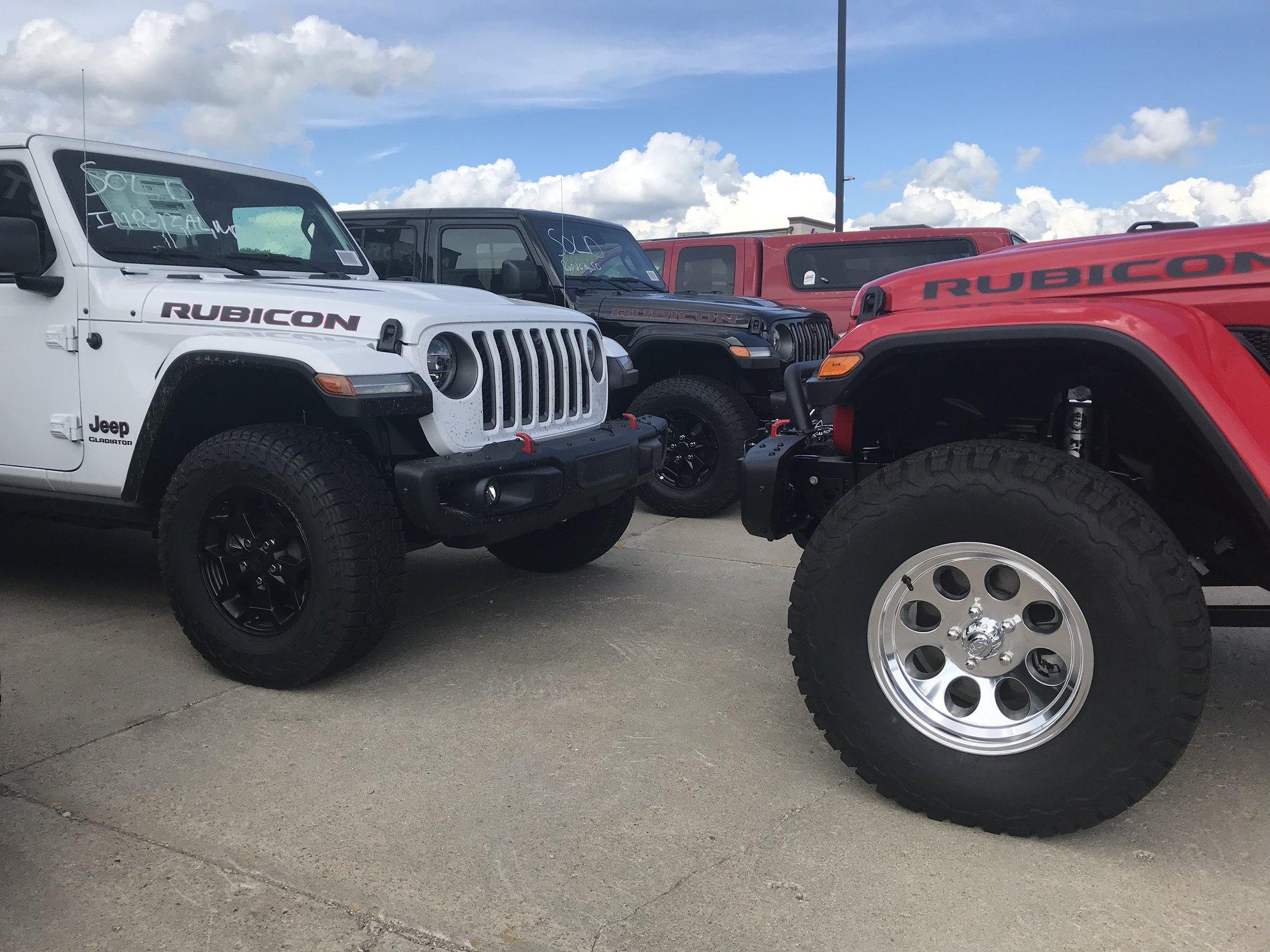 Jeep Gladiator Below Invoice Discussion @ Motor Inn of Spirit Lake D33901A8-050C-44C8-A0C0-EE78A2096C20