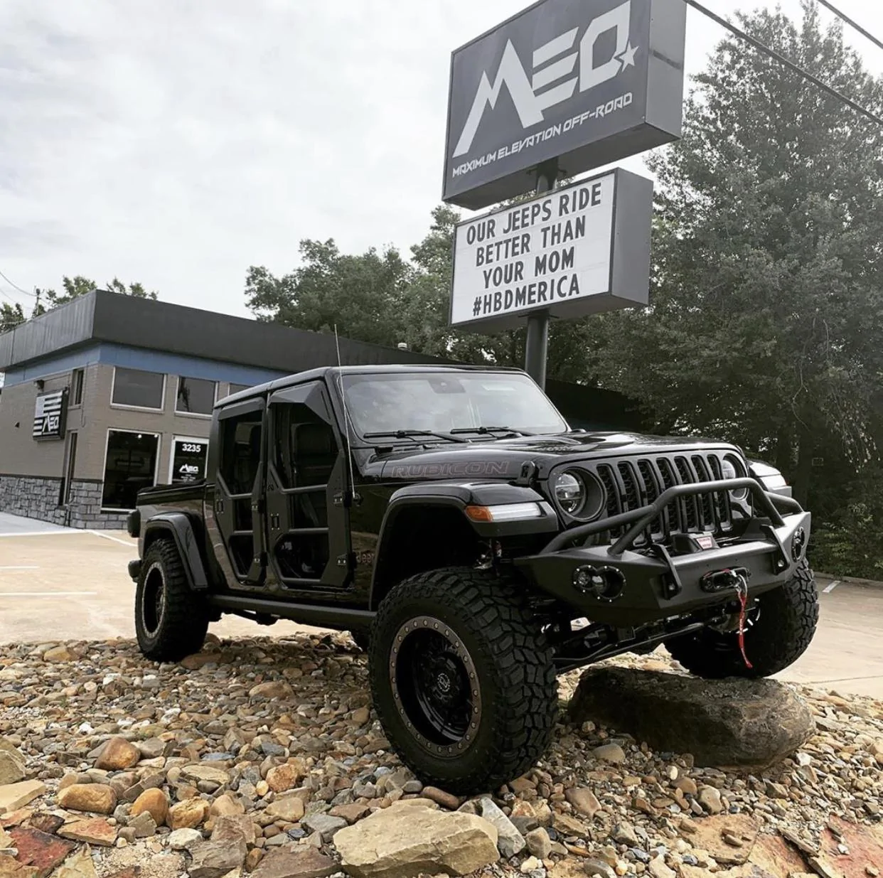 Jeep Gladiator BLACK Gladiator JT Club FFA69FCF-84DF-47EE-8E34-DC6AD6032FD2