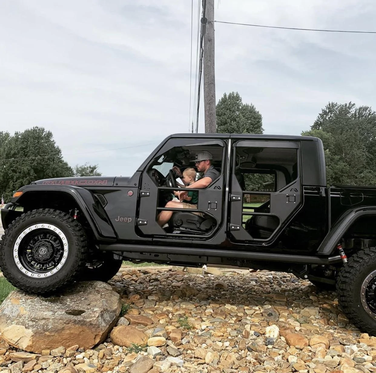 Jeep Gladiator BLACK Gladiator JT Club CDA24402-BAB8-4391-BC90-73A4637E3453