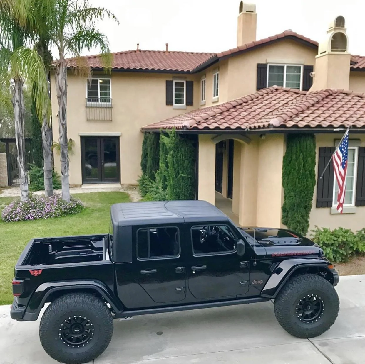 Jeep Gladiator BLACK Gladiator JT Club e215577a-68dc-4dd6-a074-a4d696f31b97-jpeg