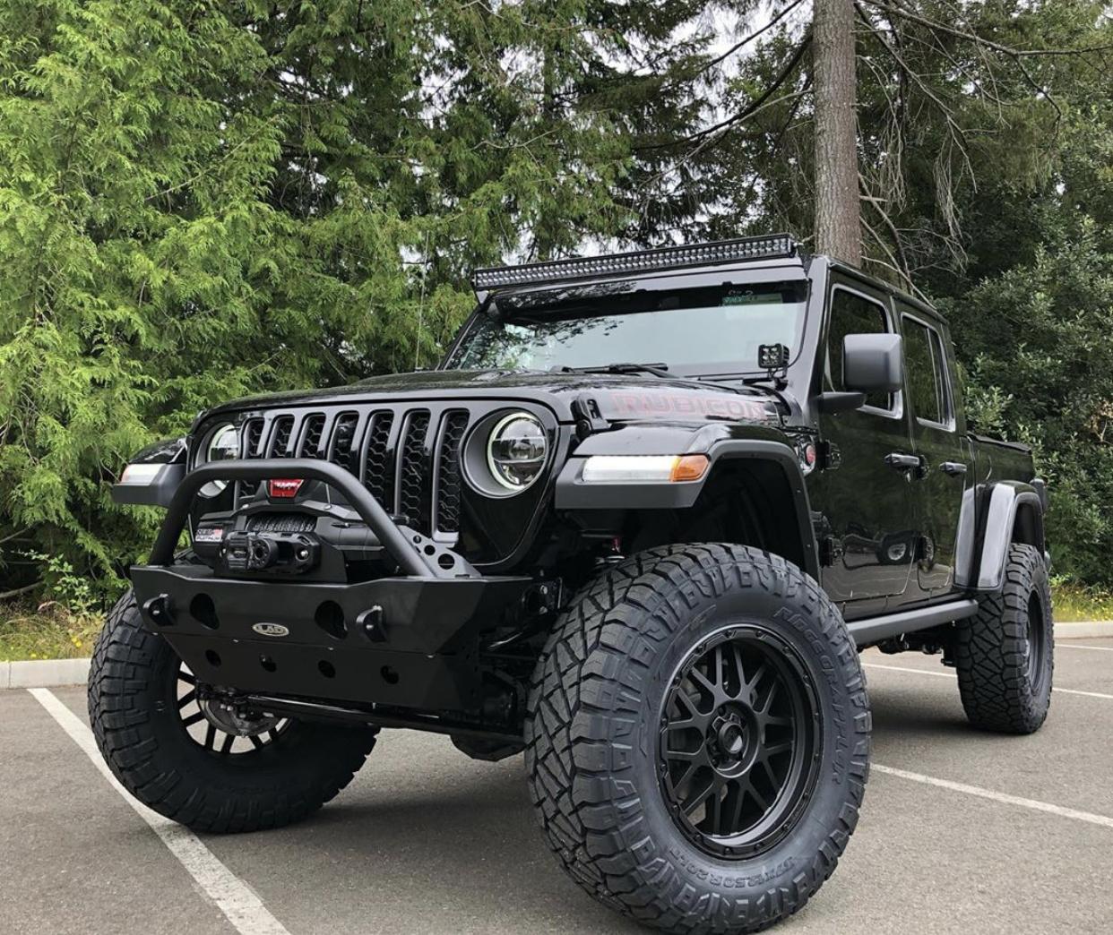 Jeep Gladiator BLACK Gladiator JT Club 35D7A34C-CD89-4705-B28F-B7BDB9BA763B