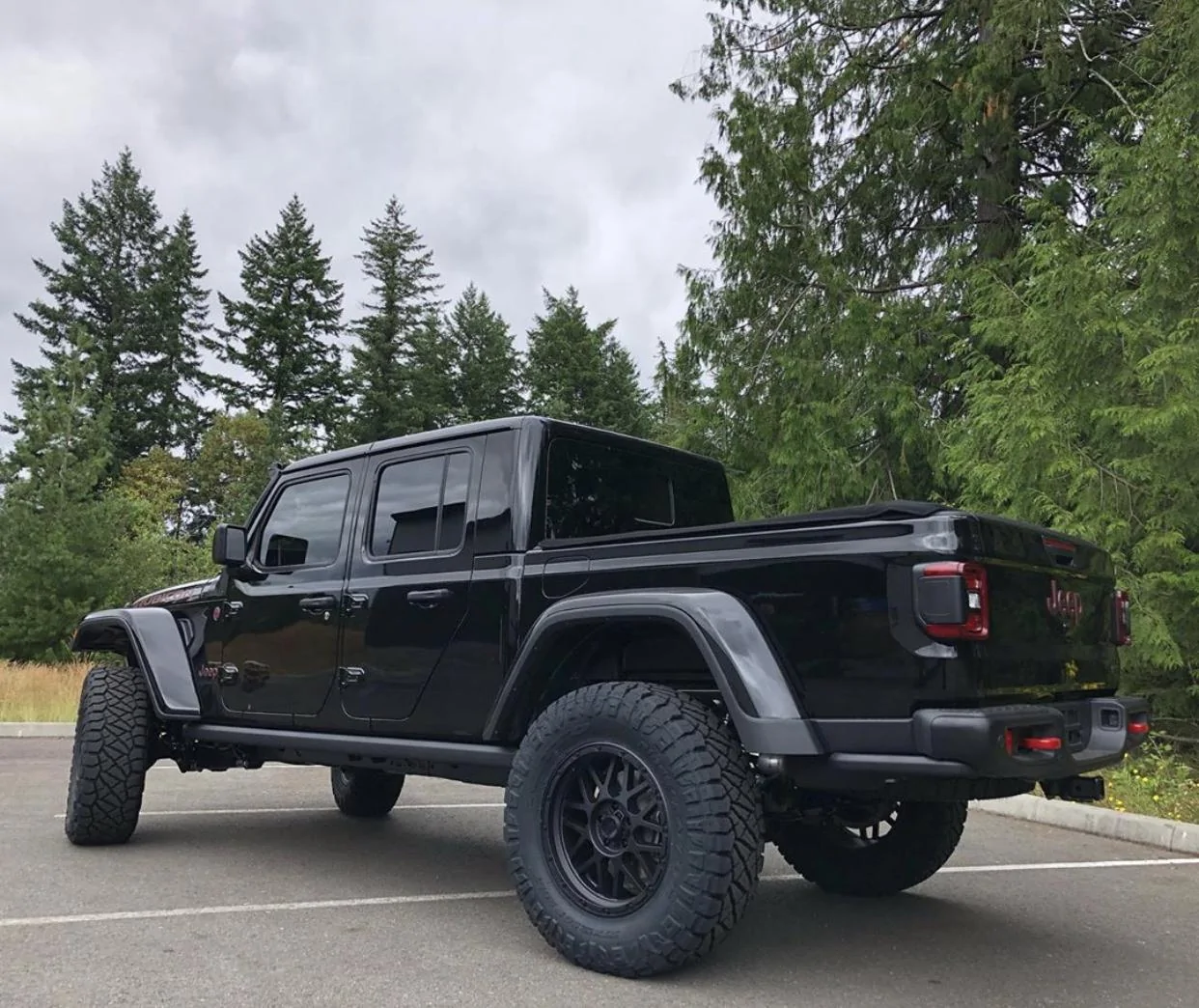 Jeep Gladiator BLACK Gladiator JT Club E1259D27-01AF-435C-A5D5-F6784BF1D82D