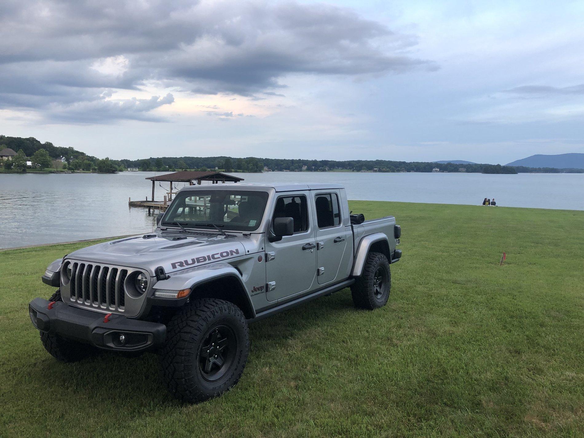 Jeep Gladiator Rubicon w/ 35’s. 0A7928BE-AD73-47EA-839E-6D77AF2B9A7A