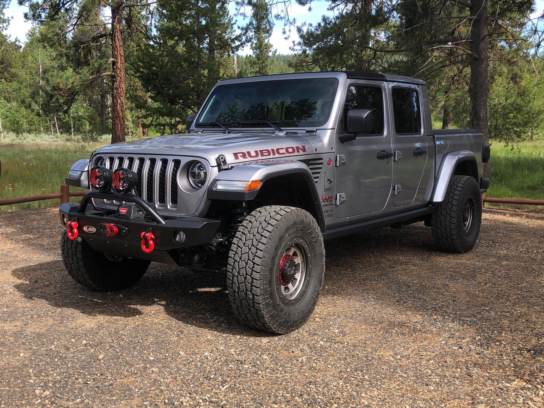 Jeep Gladiator Rough Country Gladiator 2.5in Front lift kit 88E68FD6-493C-447A-81C0-45C5F58BE1DE