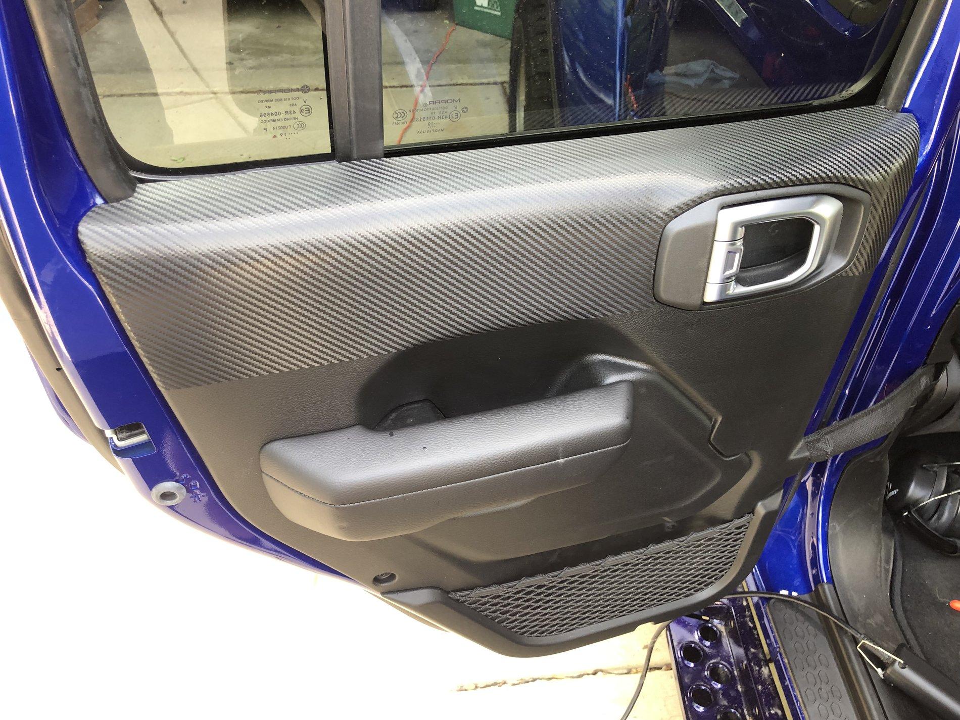 Jeep Gladiator More Dog Friendly e24d464a-5542-40b2-865e-984424bb0029-jpe