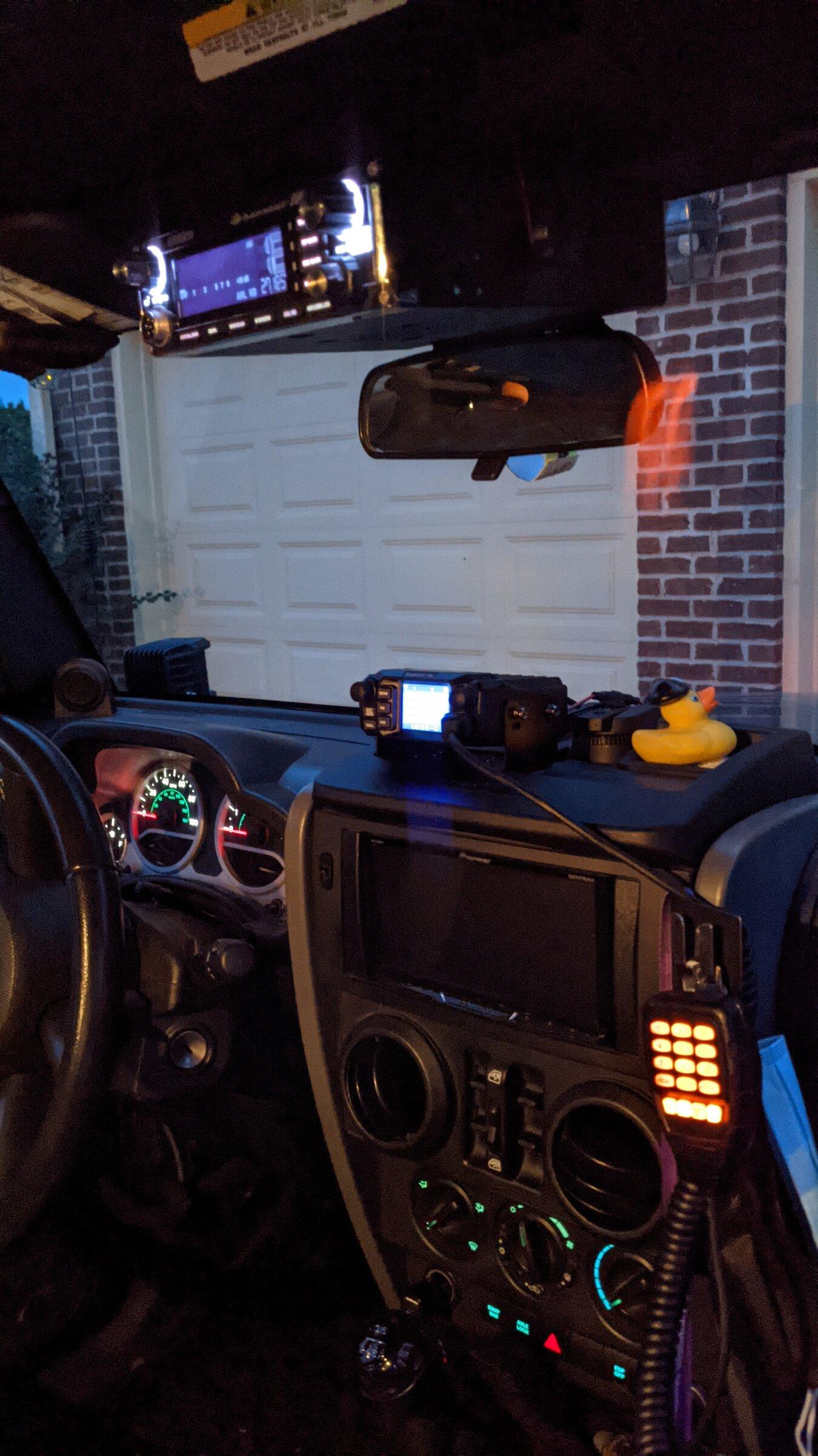 Jeep Gladiator Convince me to get a GMRS radio PXL_20210921_000445618 (1)