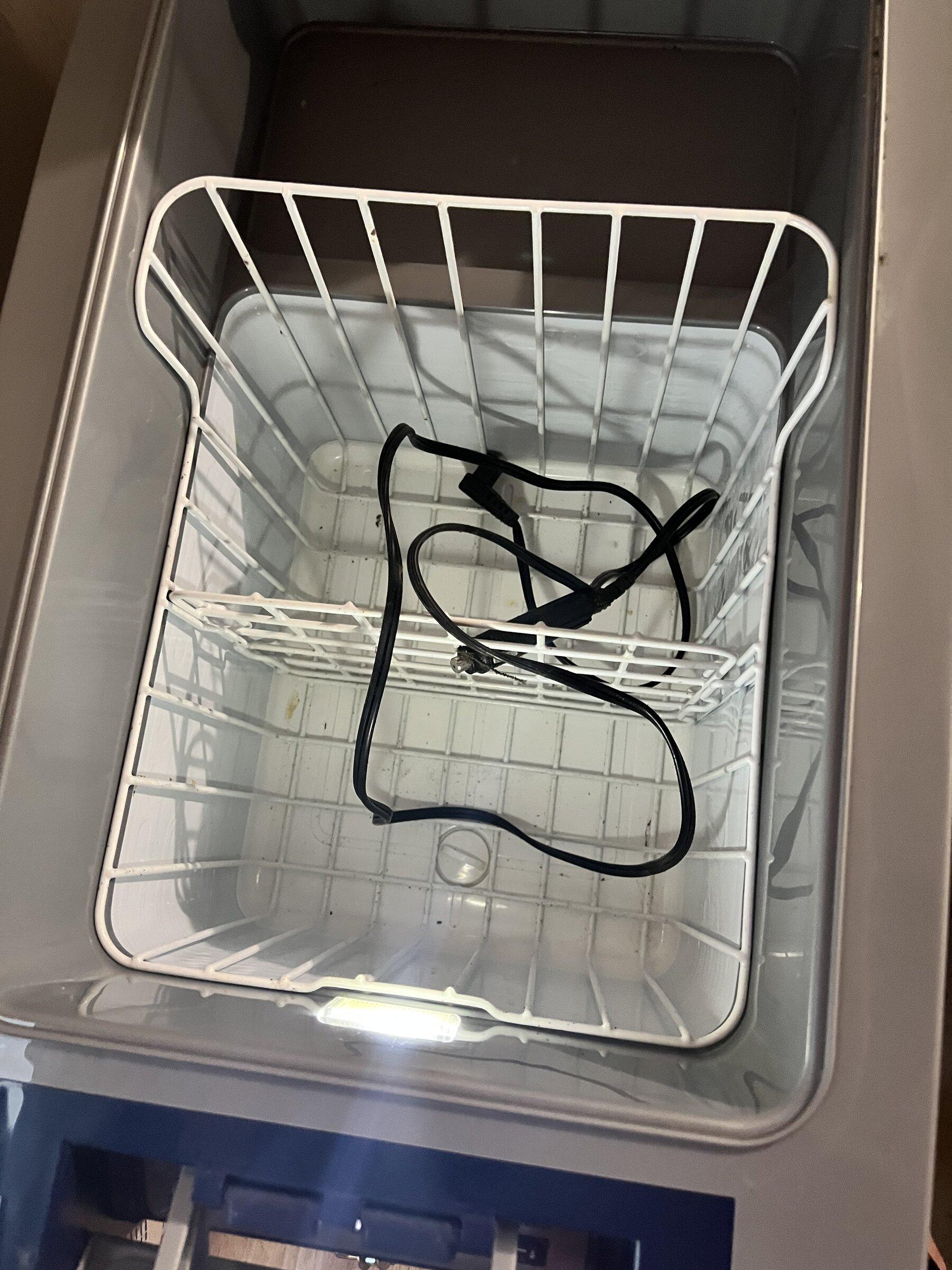 Jeep Gladiator ARB fridge w/ ARB battery connection $350 3430C4B3-EC01-4725-86E1-83329E6B1B2D