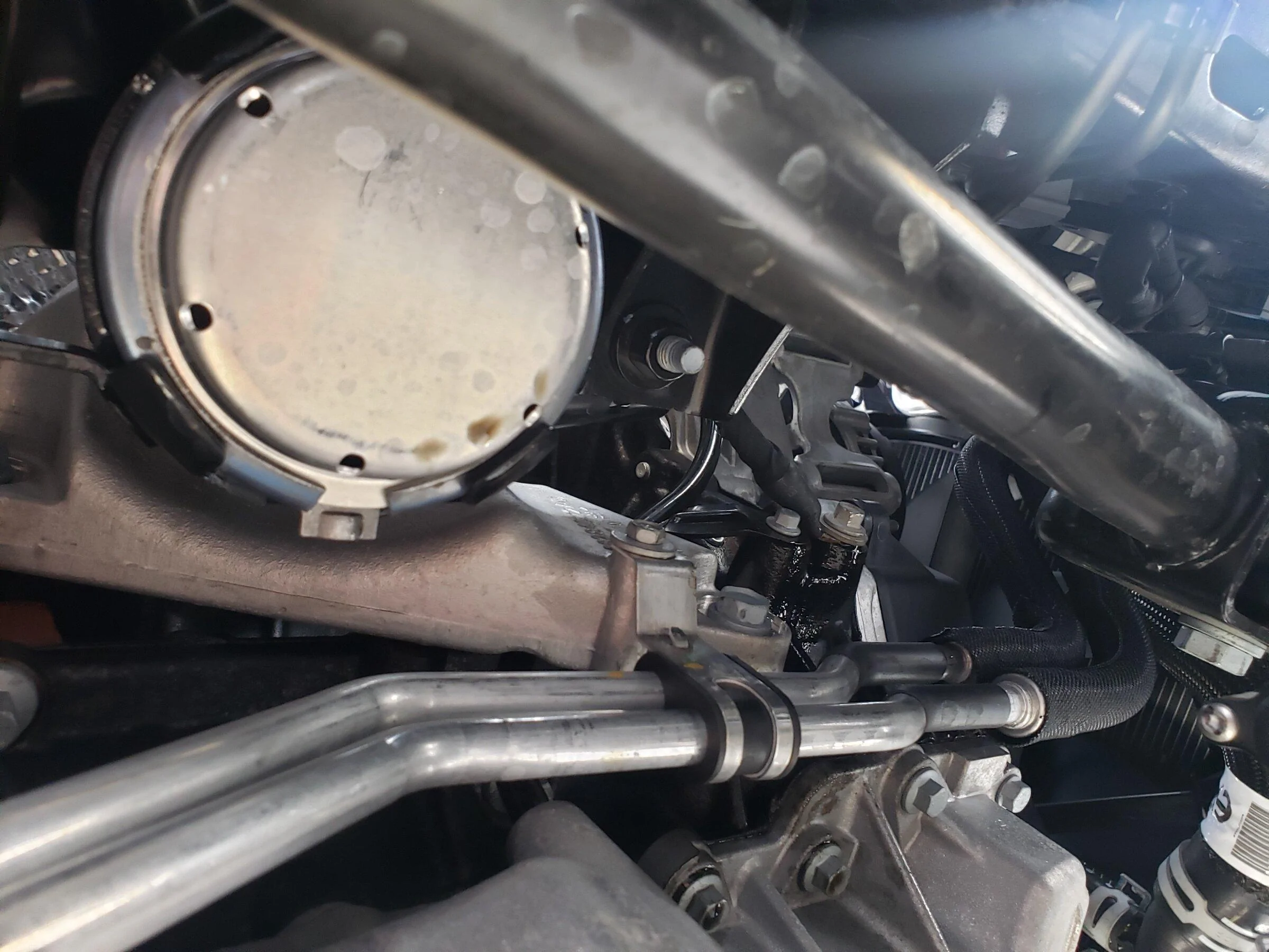 Jeep Gladiator Oil leak(s) ar 1500 miles 20220108_093552
