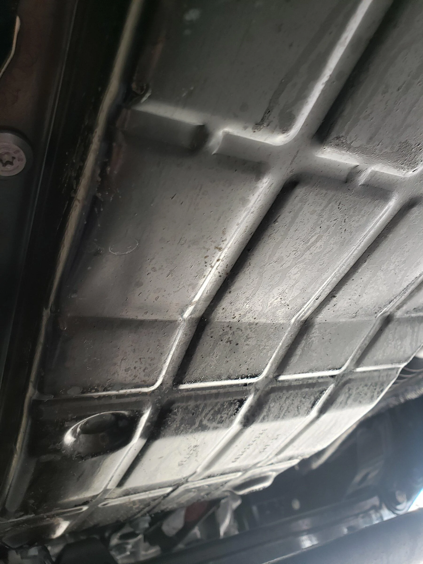 Jeep Gladiator Oil leak(s) ar 1500 miles 20220108_093559