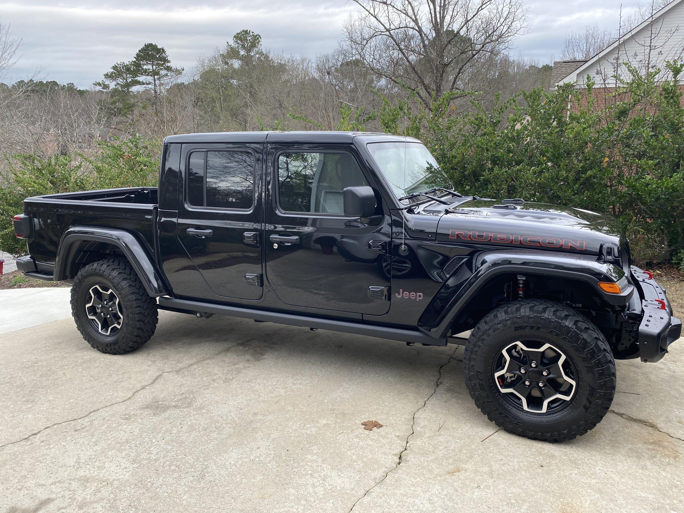 Jeep Gladiator Who’s buying these overpriced JT’s? C54EE327-875D-413D-91BD-C52E29F5238D