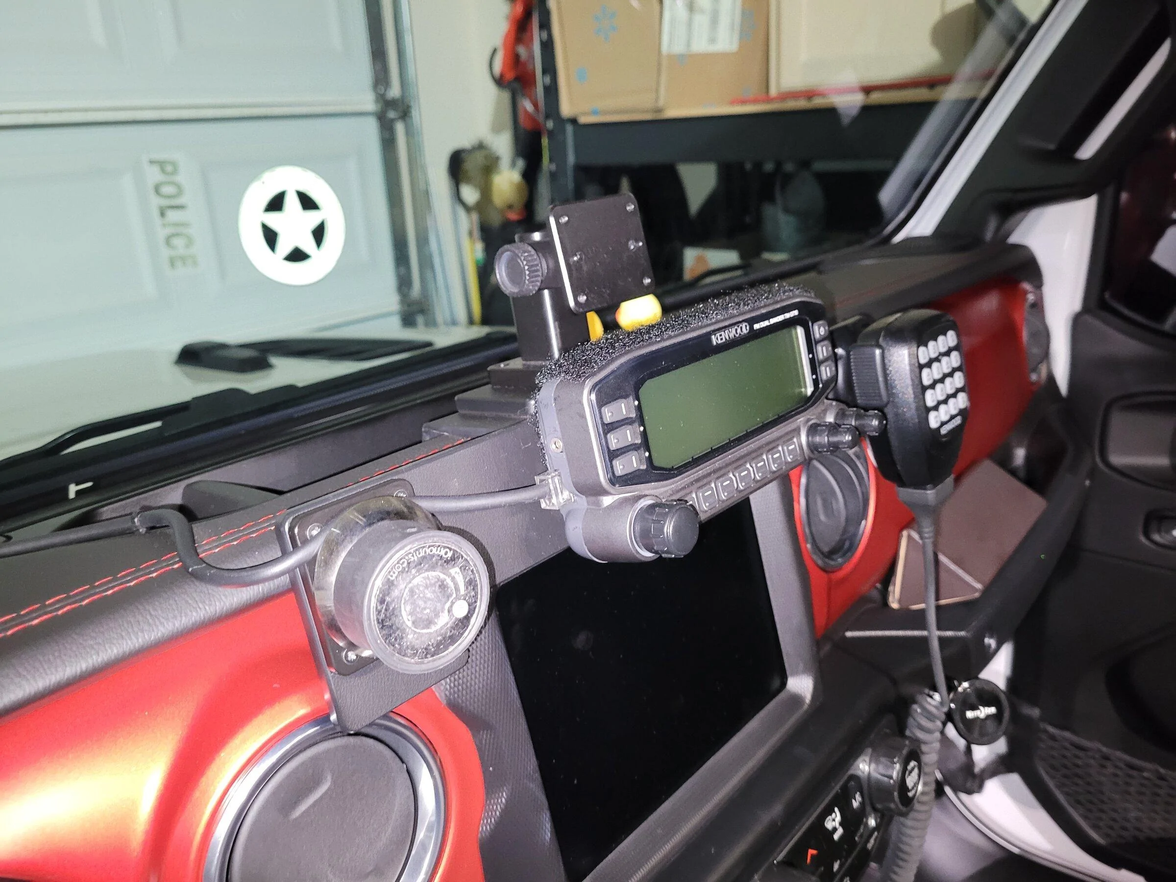 Jeep Gladiator Cell phone holder? 20220110_133933
