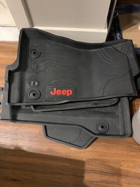 Jeep Gladiator Mopar all weather slush mats IMG_5221