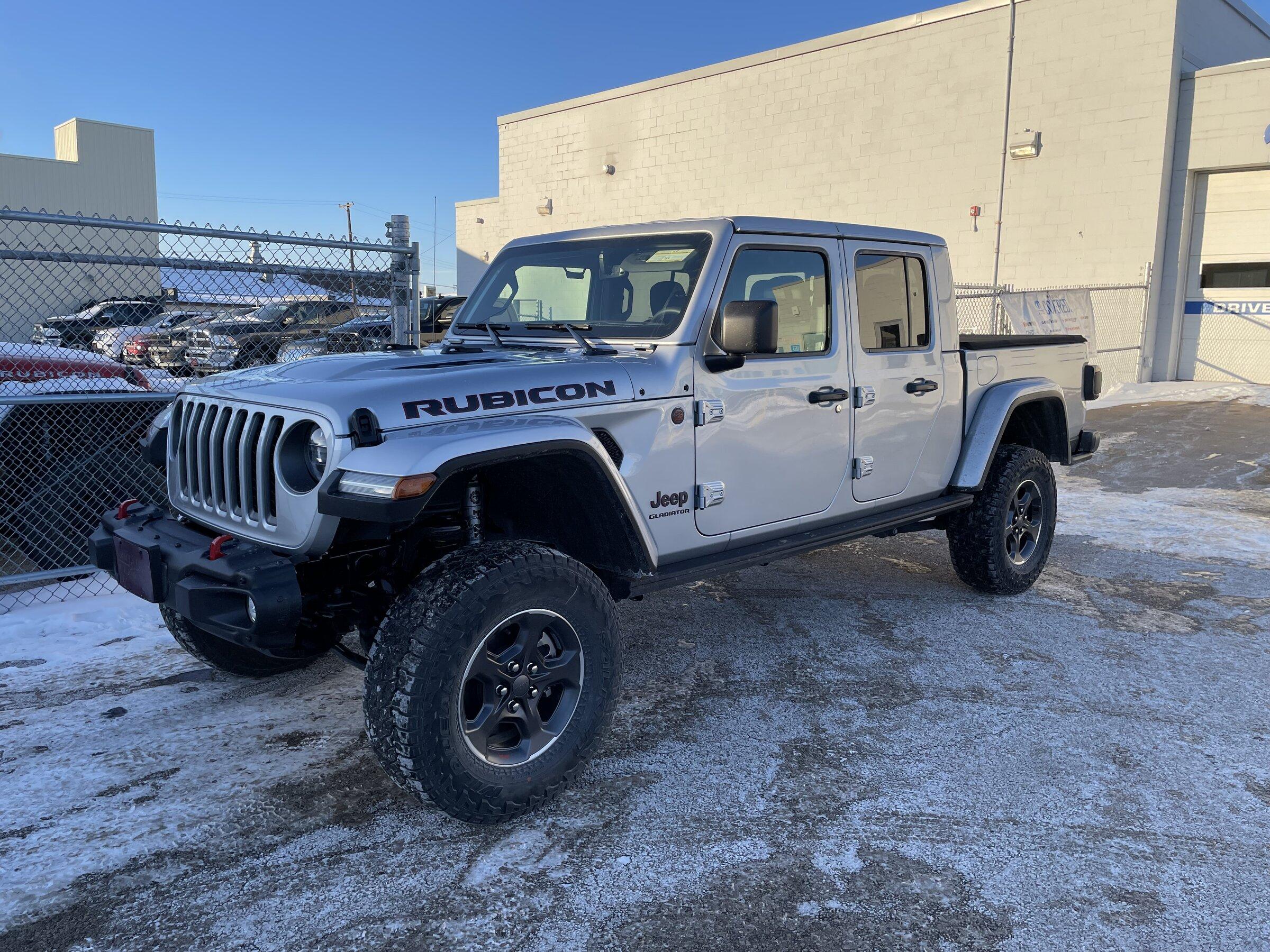 Jeep Gladiator SILVER ZYNITH Gladiator JT Club JTRD Mopar Lift.JPG
