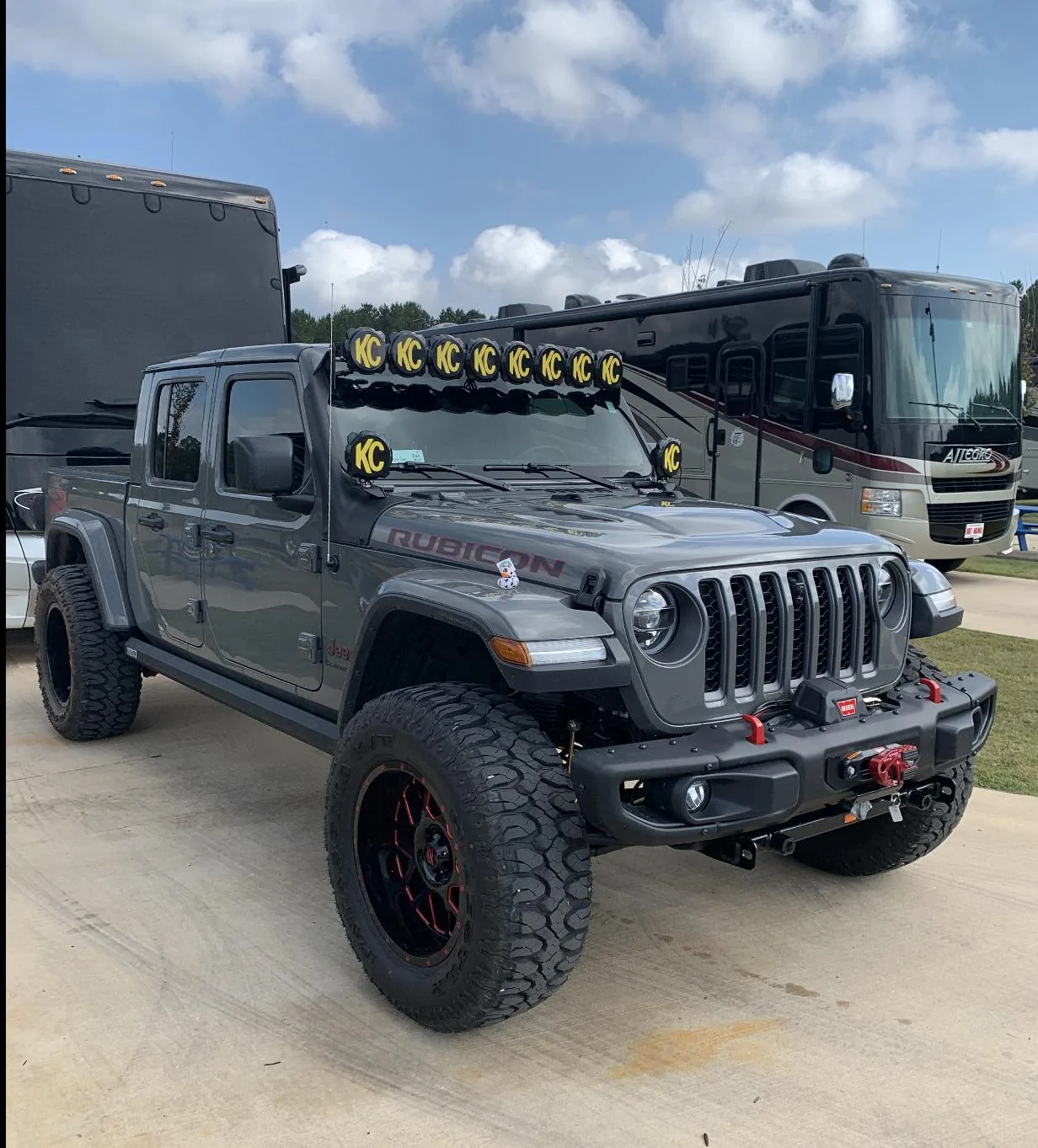 Jeep Gladiator Why do people put square lights on JTs (or any wrangler minus the YJ)? 9B1FA0D9-37A6-4F8E-A100-EA3DADE8BE4F