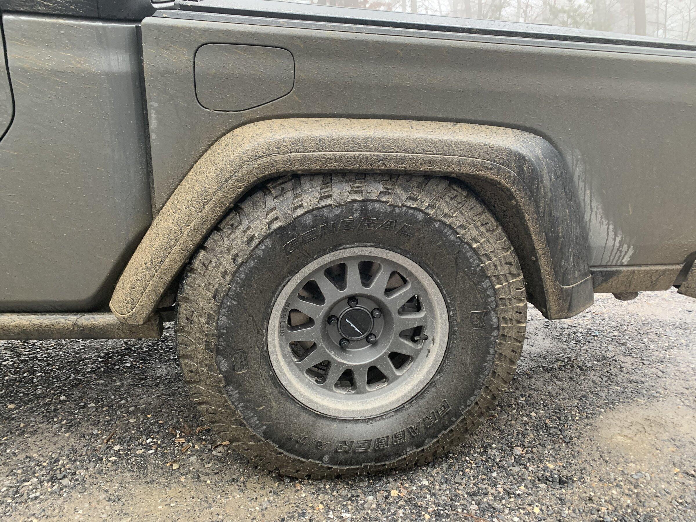 Jeep Gladiator Let's see those Mojave's and Mods DE99733A-51EC-468B-977C-6B2D3BF613B0