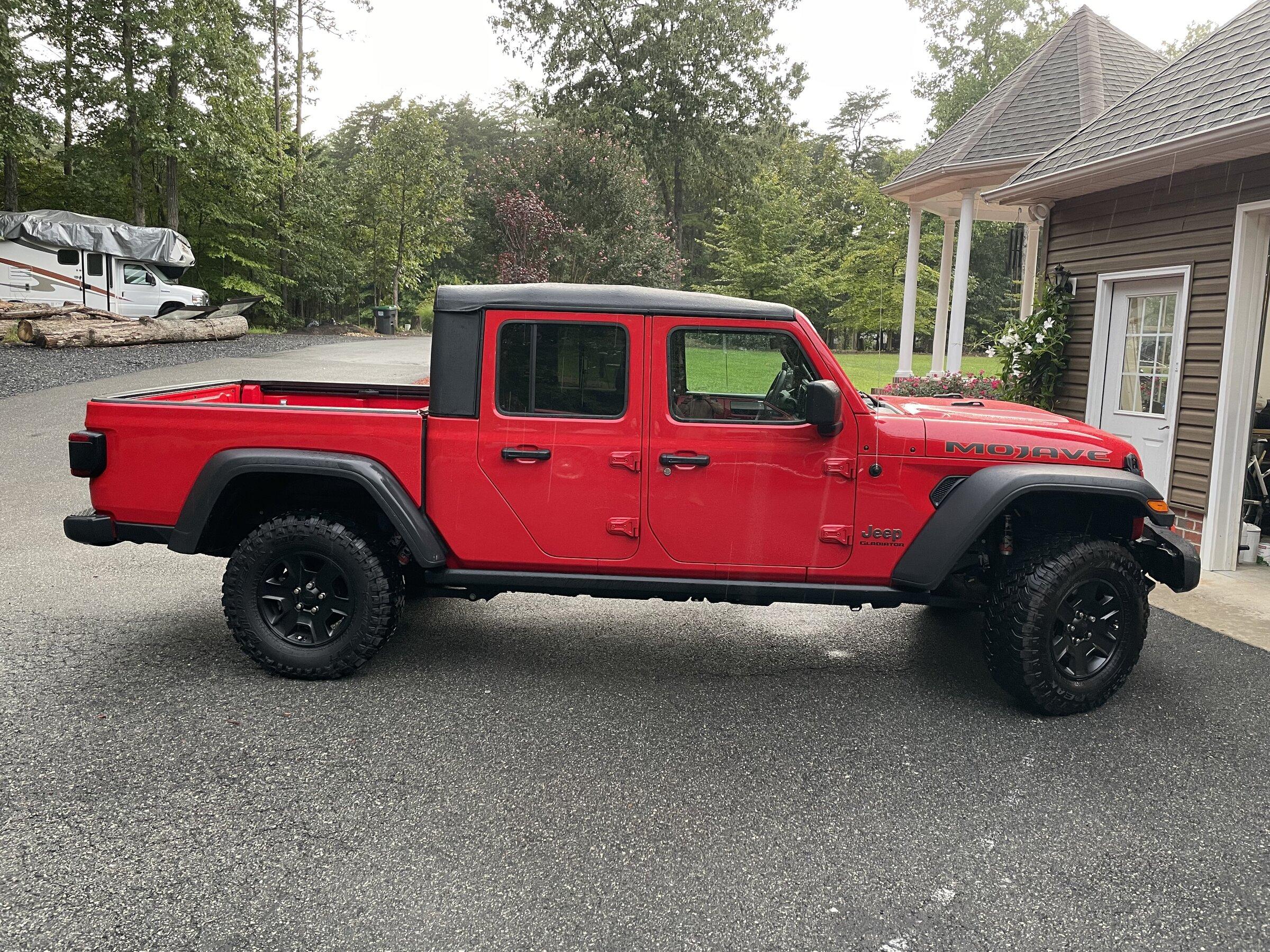 Jeep Gladiator FIRECRACKER RED Gladiator JT Club 4ABDC691-9013-4B33-855A-B09AE7585428