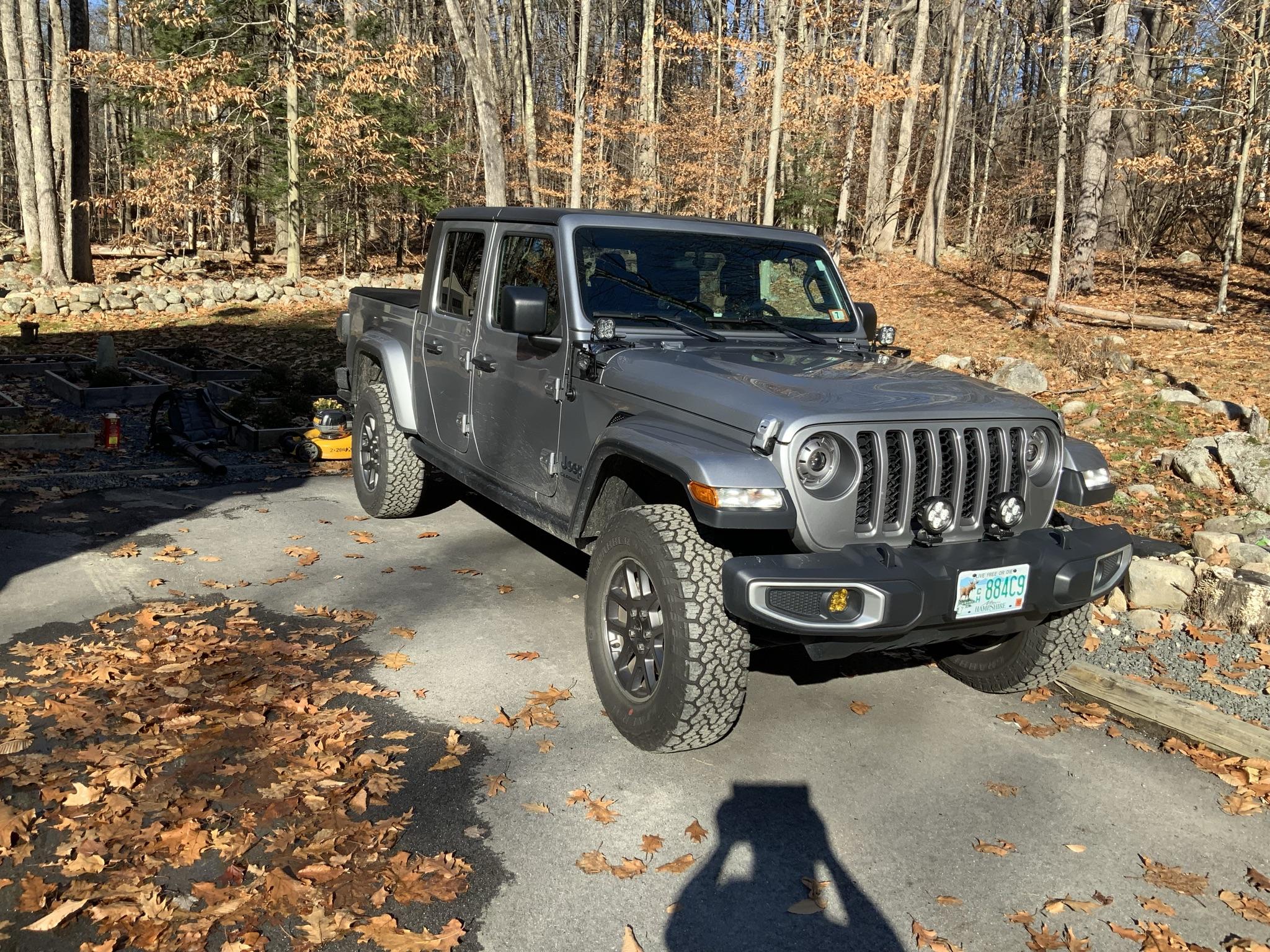 Jeep Gladiator Why do people put square lights on JTs (or any wrangler minus the YJ)? 47881B71-E961-464C-A3A2-E96EE1C5E4C7