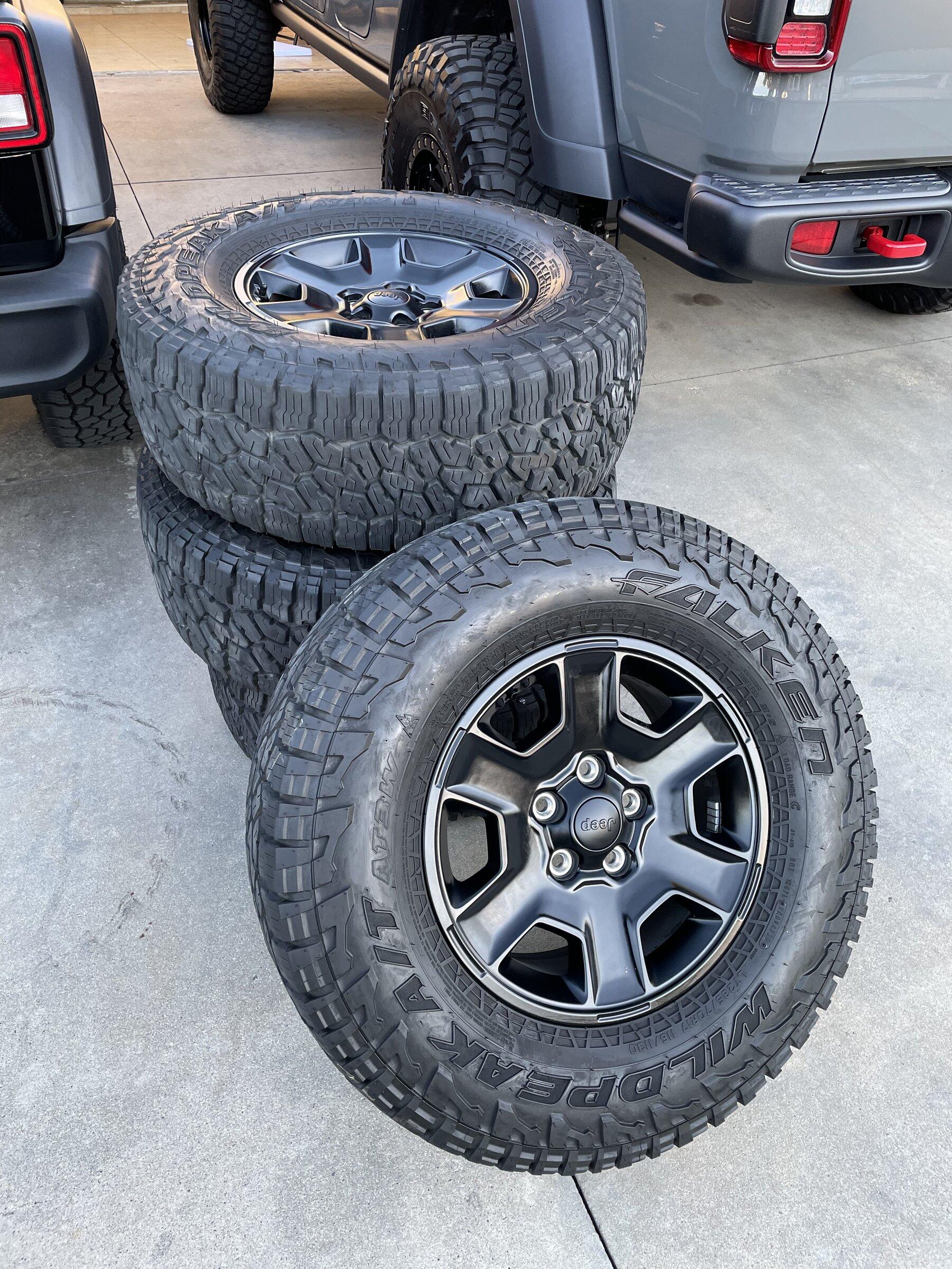 Jeep Gladiator WTS 2021 JT Mojave wheels/tires and lug nut locks. $900 74DD46BA-E8E7-429A-A7FA-41EA7EAE1C51