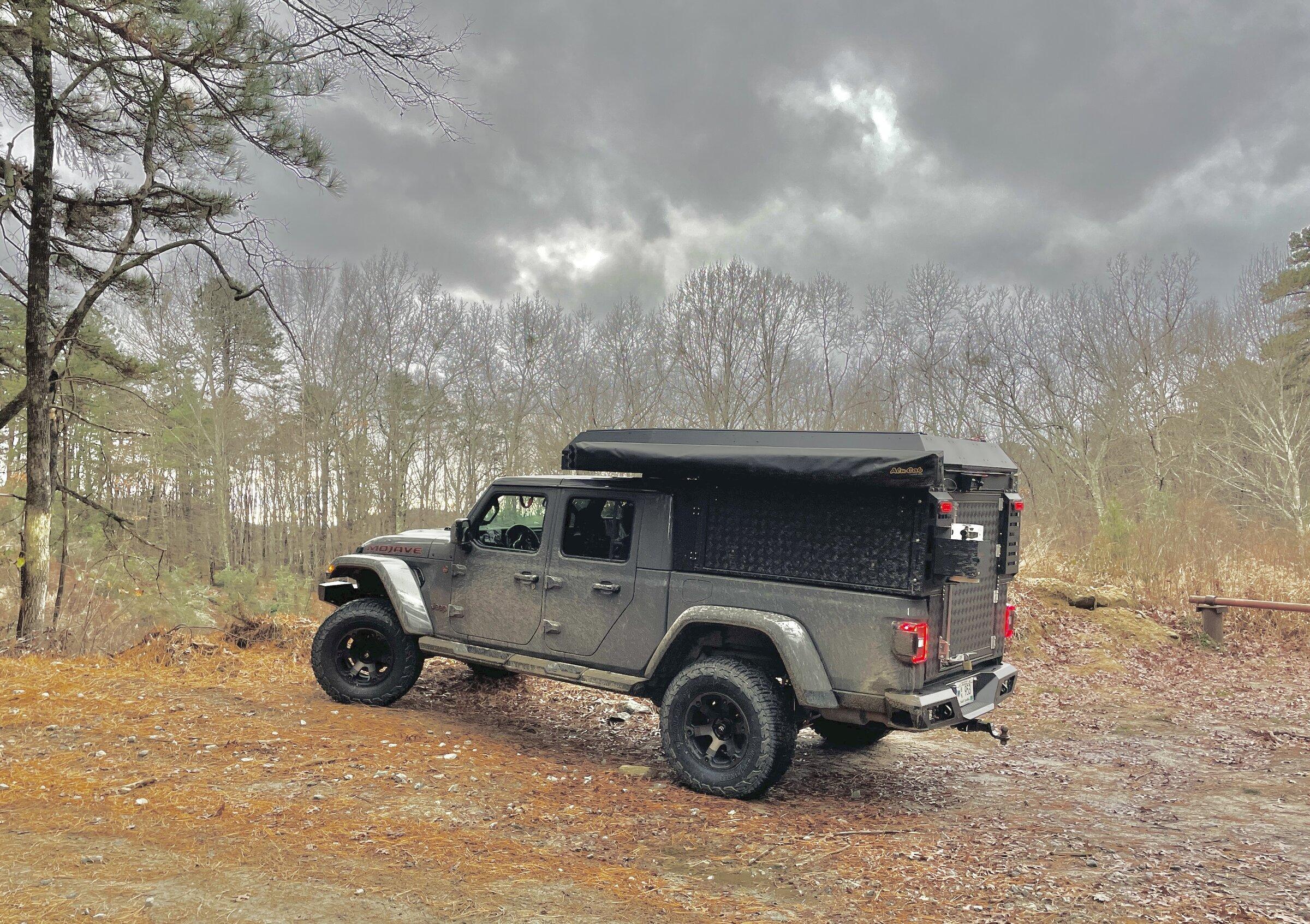 Jeep Gladiator JTRD + Alu-Cab Canopy Camper 3C0DB5FE-B662-456D-B5AC-0D5137D75477