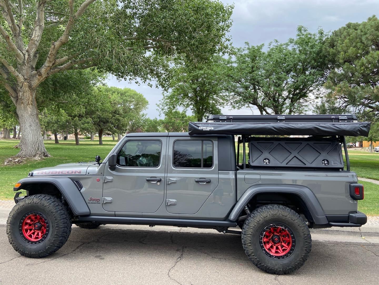 Jeep Gladiator 21 Gladiator Rubicon Sting Grey 52414CA9-2064-4FD4-A08C-765C82CC8315
