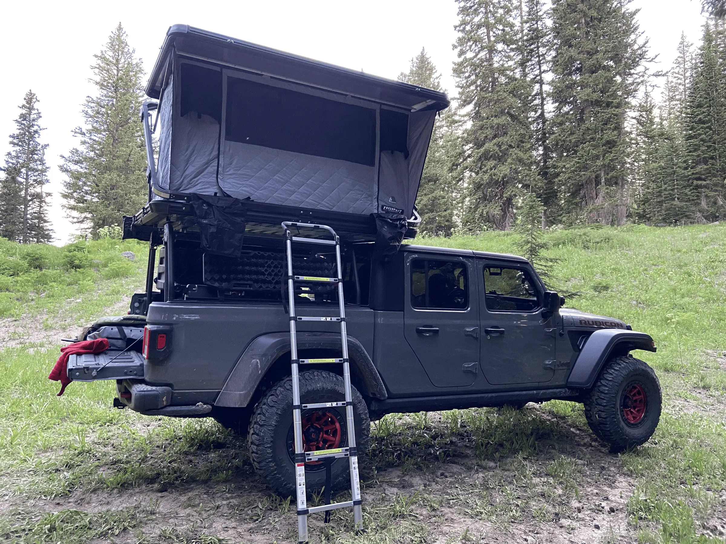 Jeep Gladiator 21 Gladiator Rubicon Sting Grey tempImageoi9i8o
