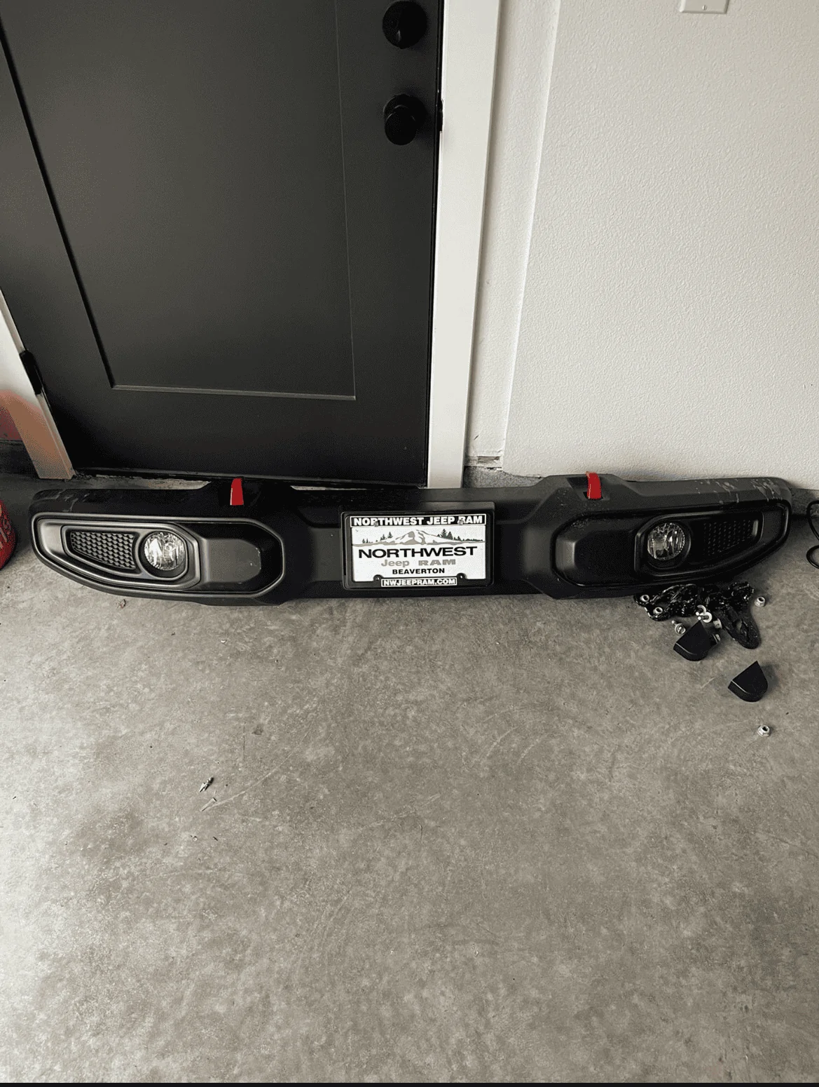 Jeep Gladiator 21' JTR - OEM Front Bumper w/ Hardware and Fog Lights (no skid plate) IMG-0662