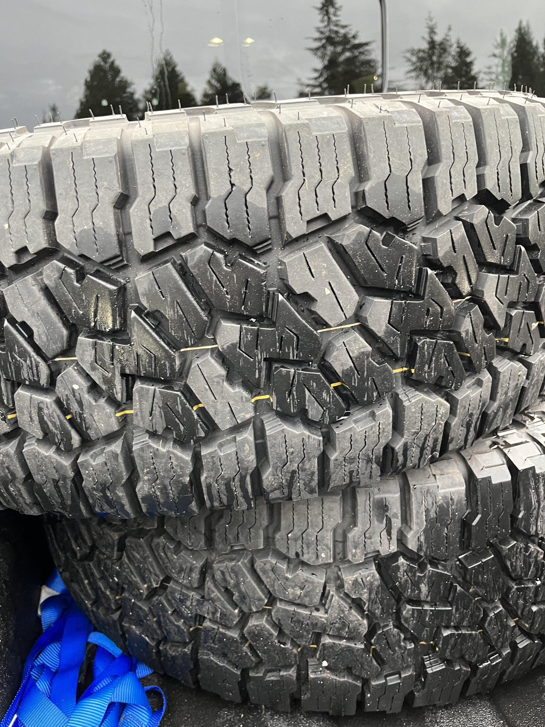 Jeep Gladiator 4 Tires from 21' JTR - 33" Falken Wildpeak AT3 - 285/70R17 IMG-0652