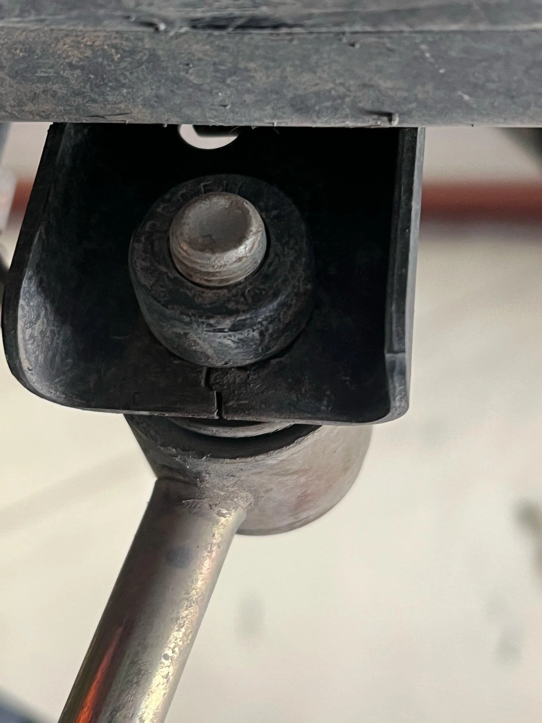 Jeep Gladiator Cracked both rear sway bar end link mounts. Back plate? Weld? IMG_1993-previ