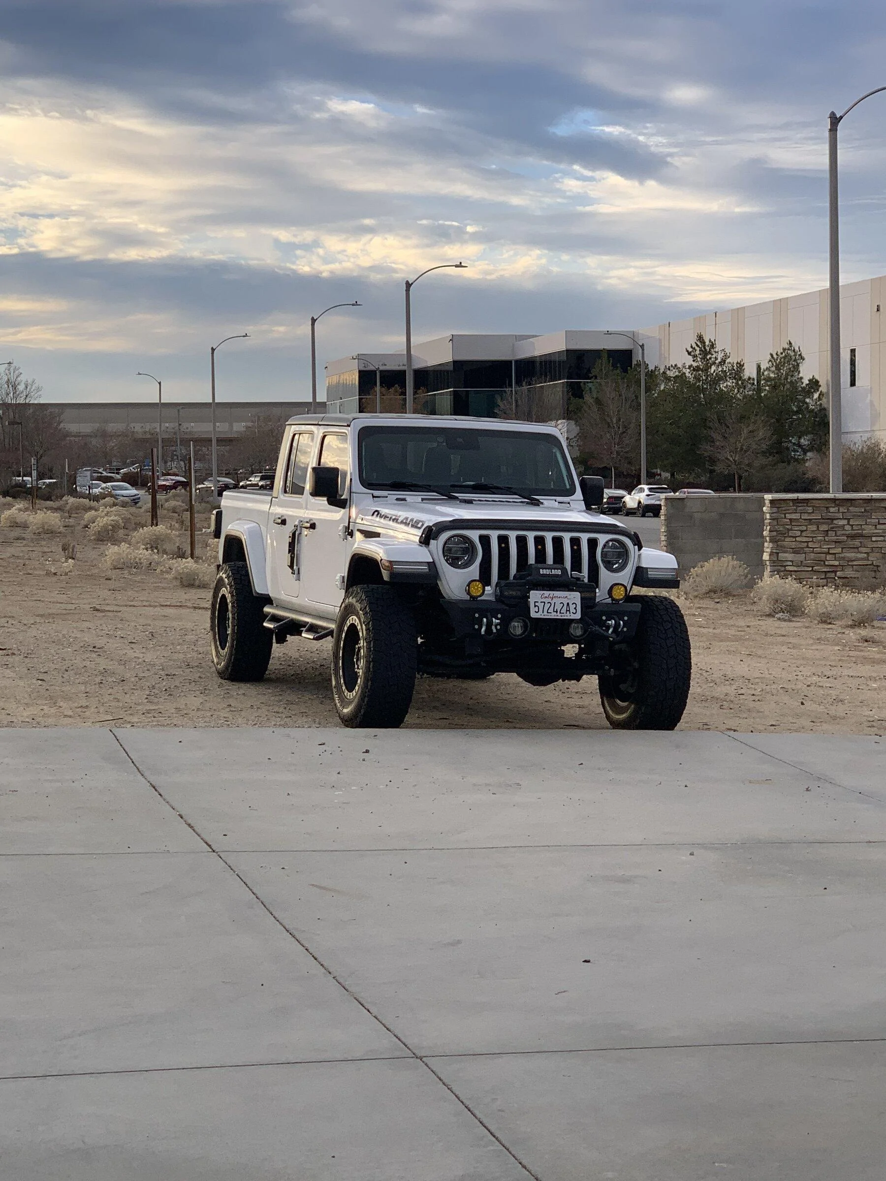 Jeep Gladiator Teraflex 2.5"-3.5" lift with Adjustable Falcon Shocks? IMG_6098