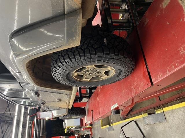 Jeep Gladiator Kenda Klever R/T KR601 35x10.50R17 0978324A-1D3A-4F33-BBF9-119CE9837E77