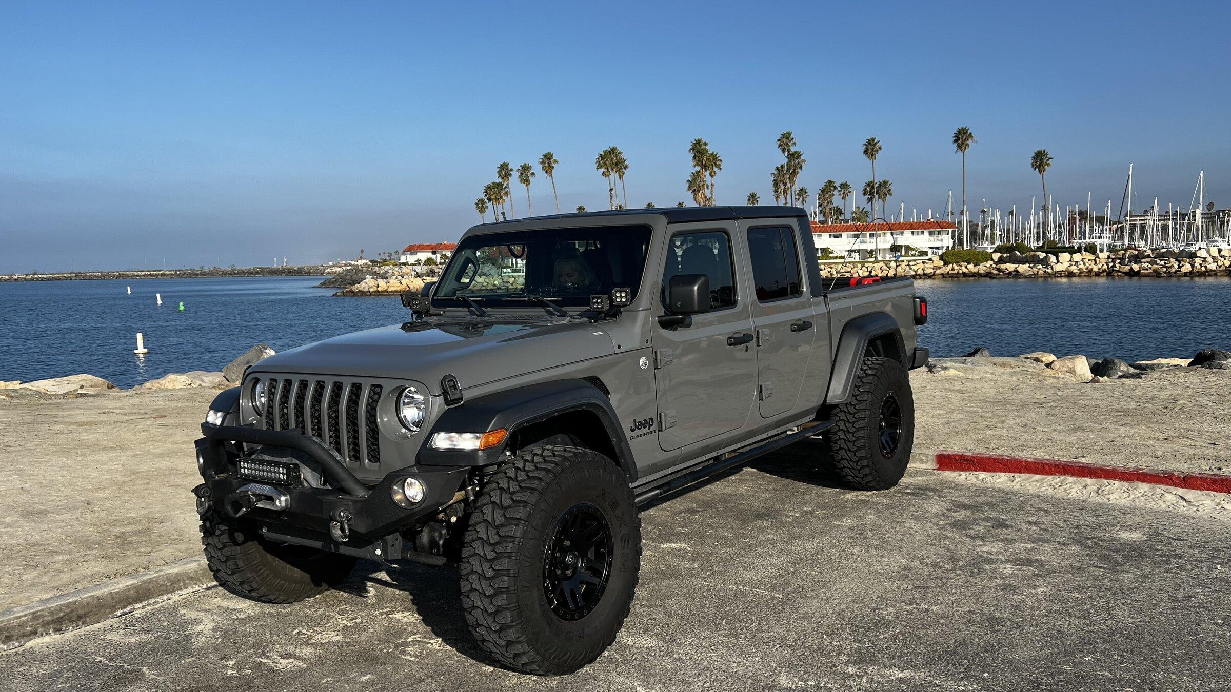 Jeep Gladiator STING GRAY Gladiator JT Club 009458D7-FECE-4DDF-B36E-01536650F0C2