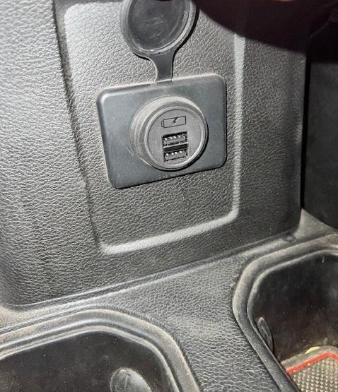 Jeep Gladiator Rear USB on center console 2