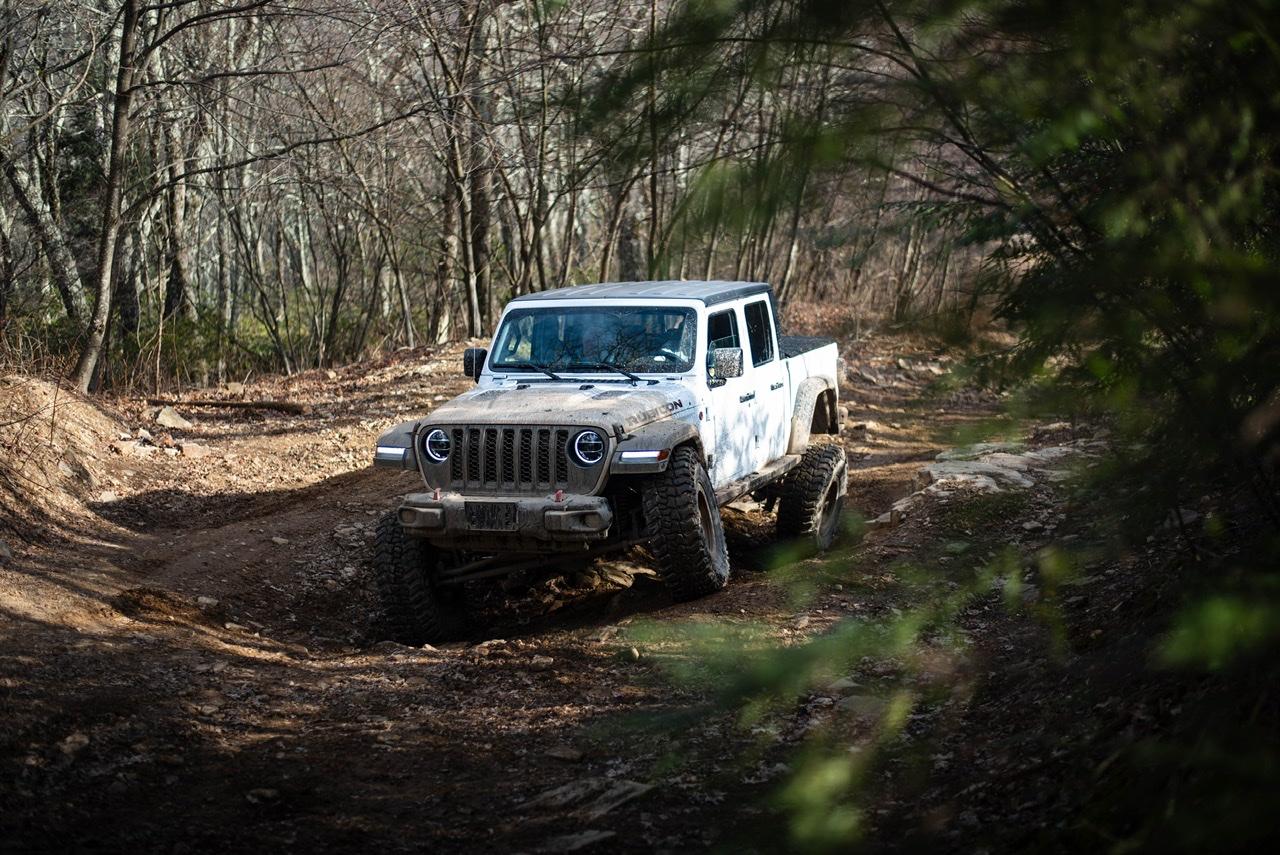 Jeep Gladiator Gladiator Glamour Shots B9D5F8D4-6B02-4305-B019-C2F9D77C5DFF